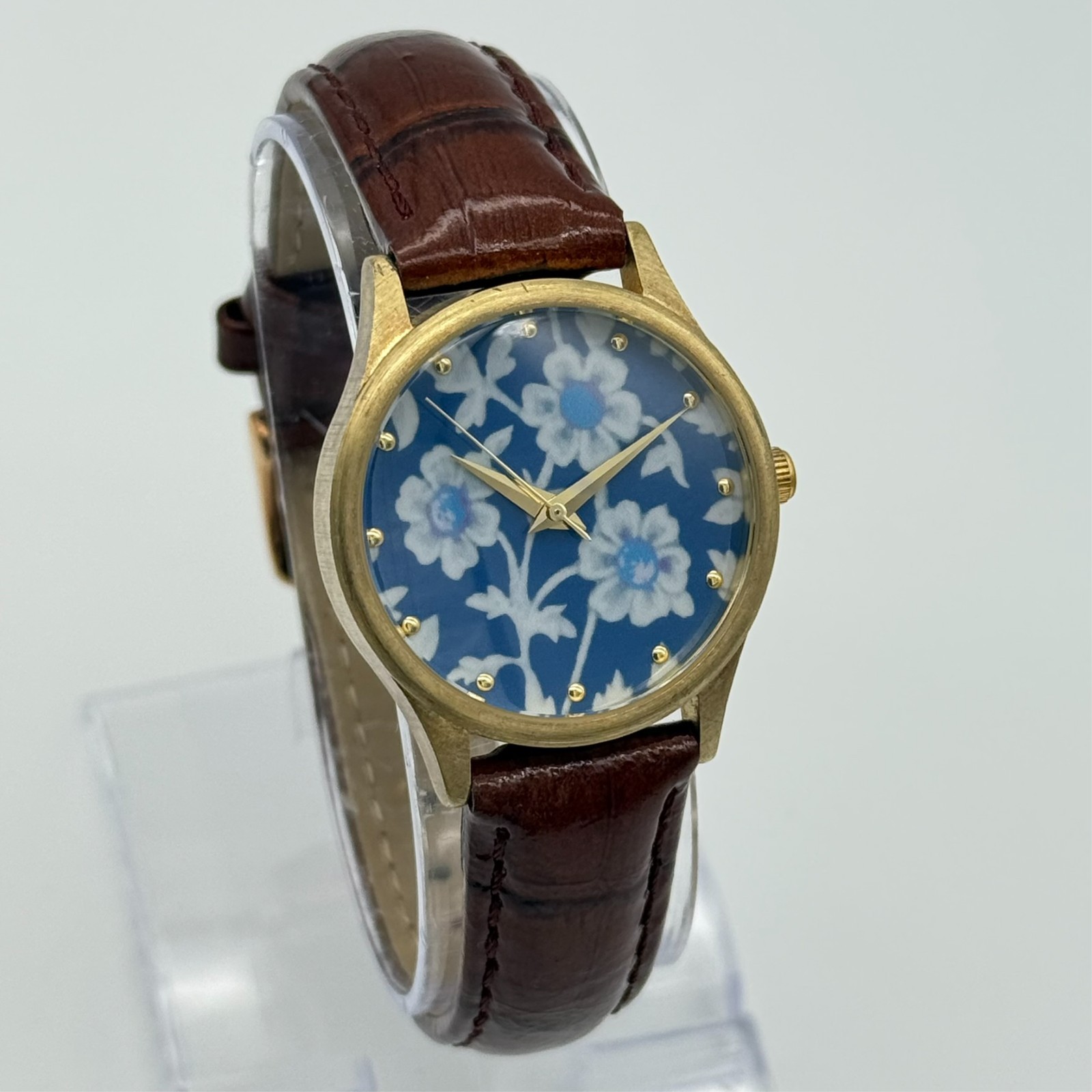 Ladies MET Metropolitan Museum of Art MMA Gold Tone, Blue Floral Dial 31mm Watch