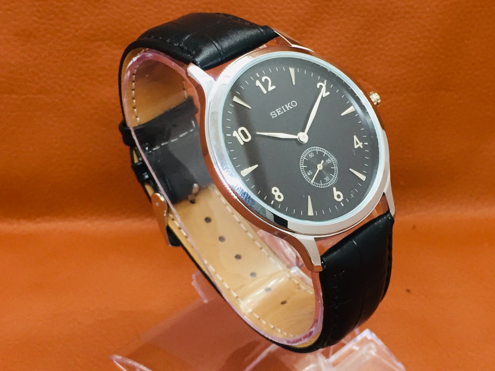 Vintage Seiko Quartz Round Sub Second Black Dial Black Leather Band Wrist Watch