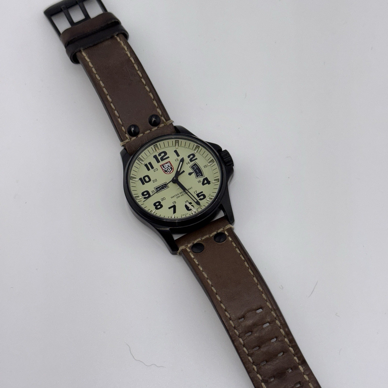 Luminox 1820 Atacama Field Watch W/Ivory Dial, Leather Strap, Day & Date (READ)