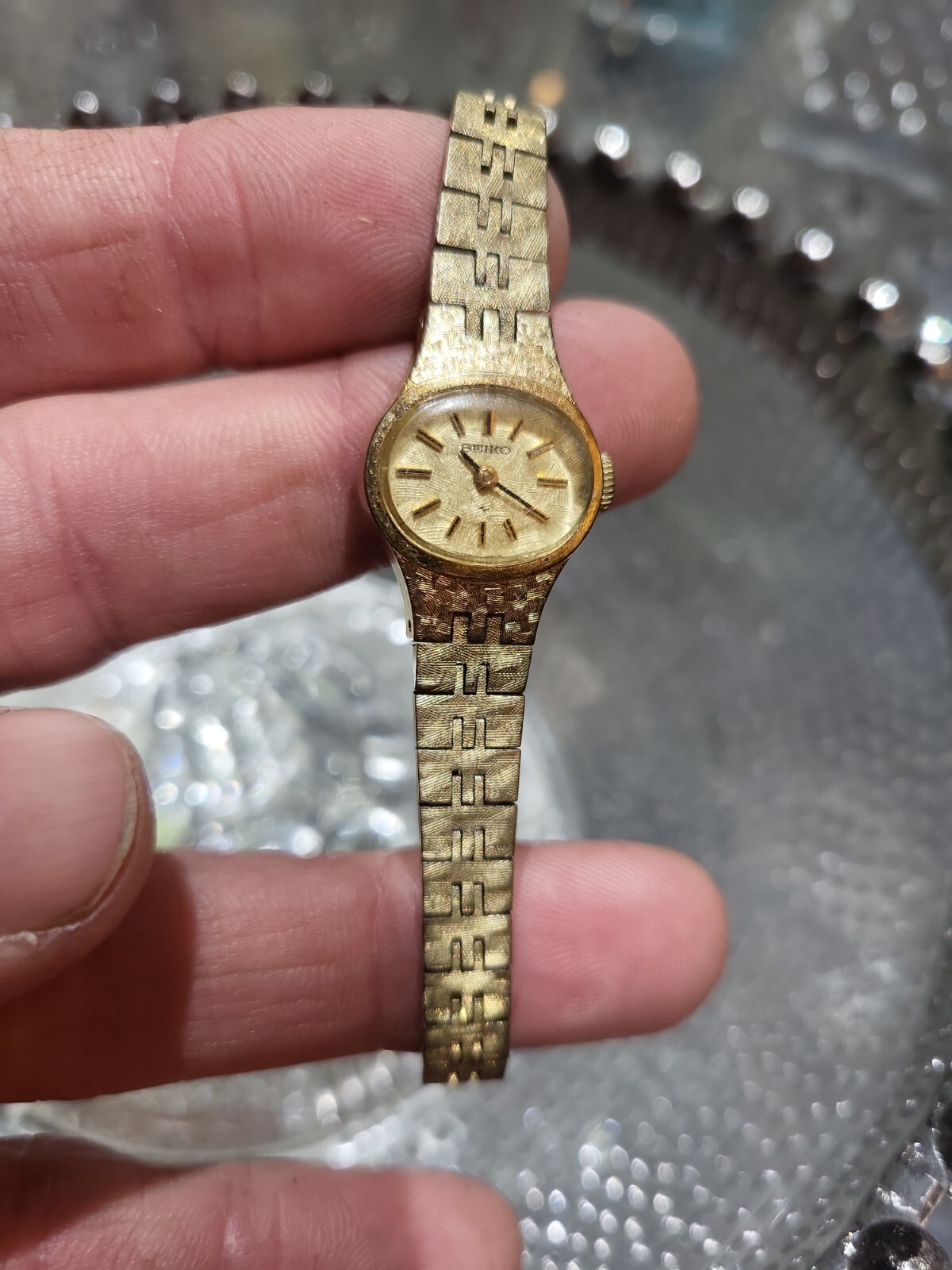 VTG Seiko 11-7619 Lady Gold Tone Texture Dial Oval Hand-Wind not working
