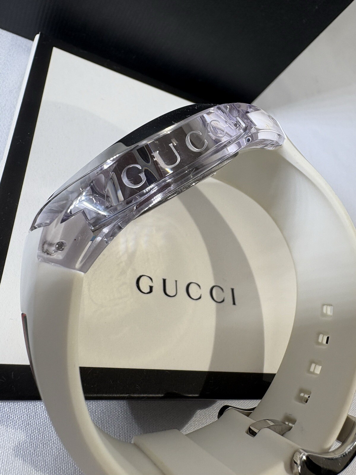 Gucci YA137102 Unisex Sync XXL Rubber Swiss Quartz Watch – White