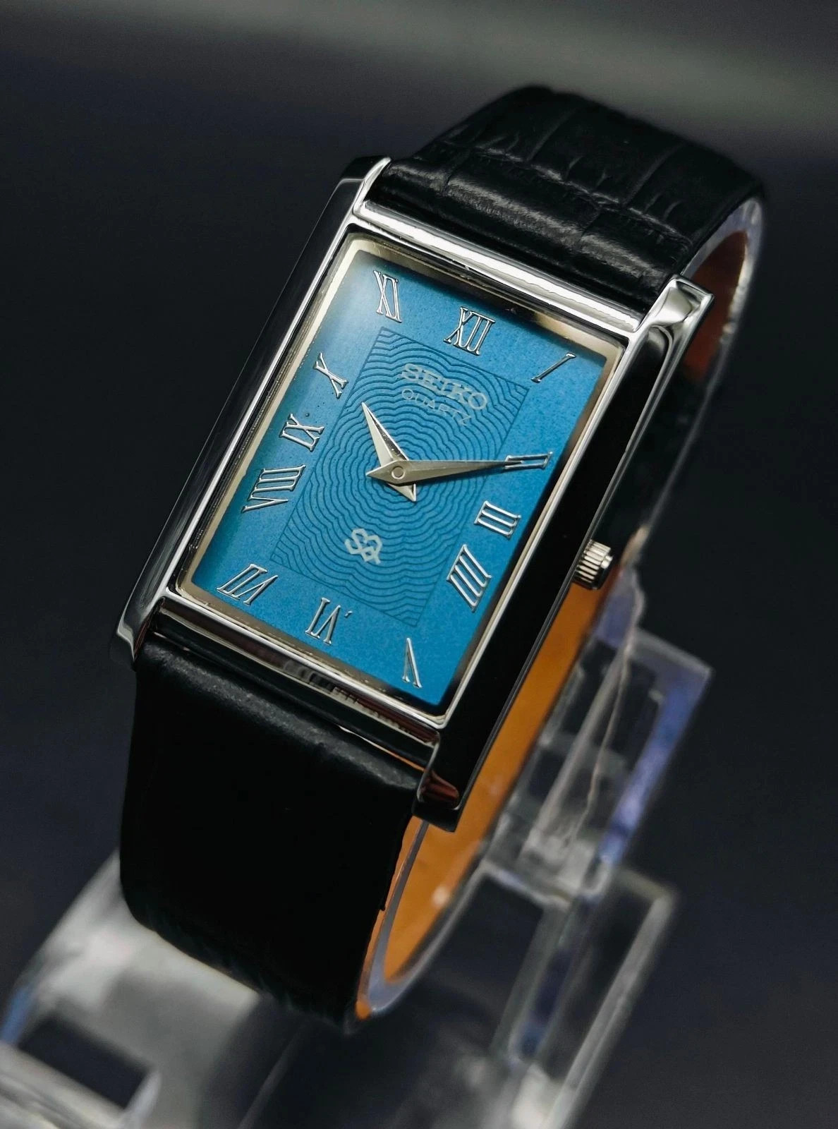 Vintage Seiko Slim Men’s Leather Strap Wrist watch- Roman Dial