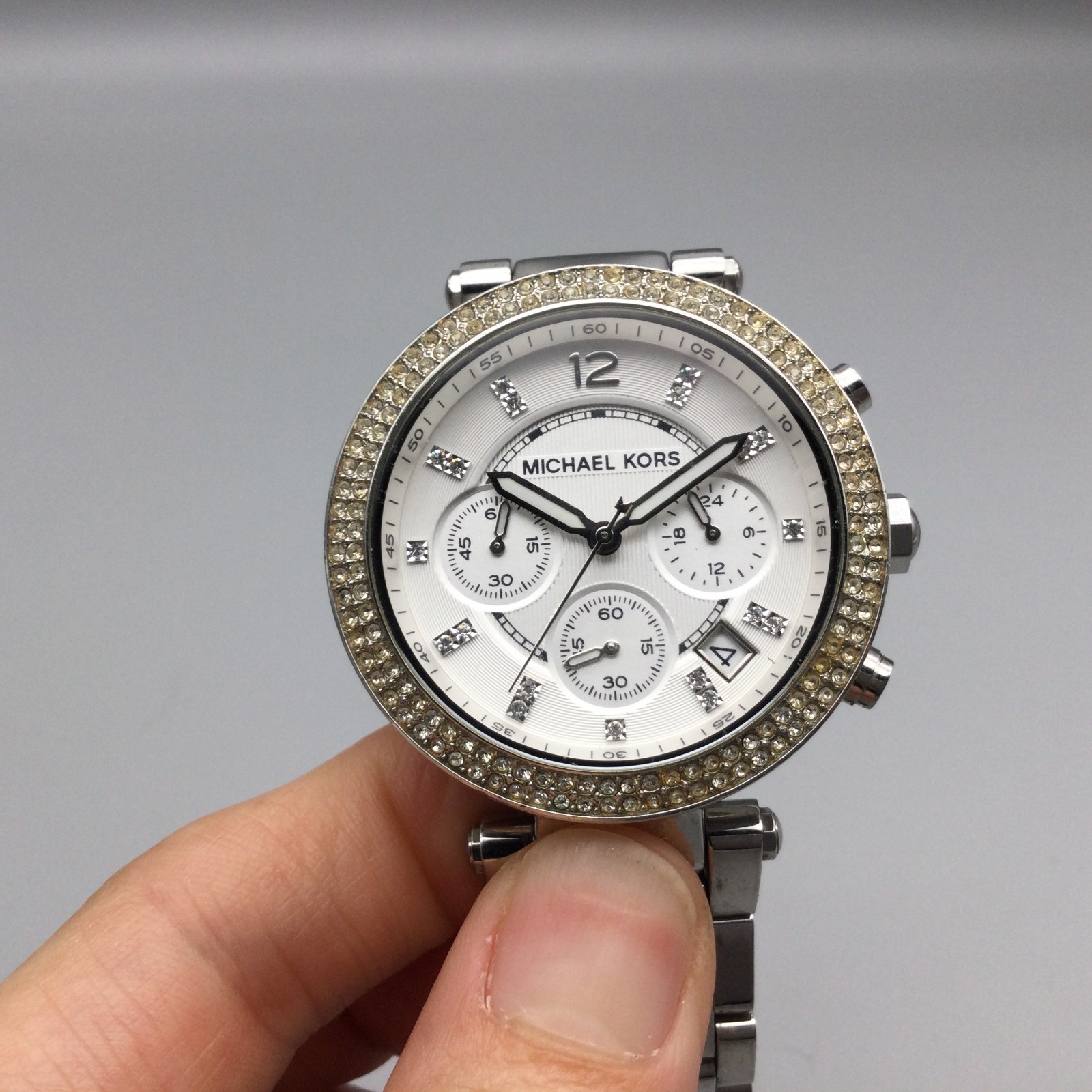 Michael Kors Watch Women MK-5353 Pave Silver Tone Date New Battery 6.5″