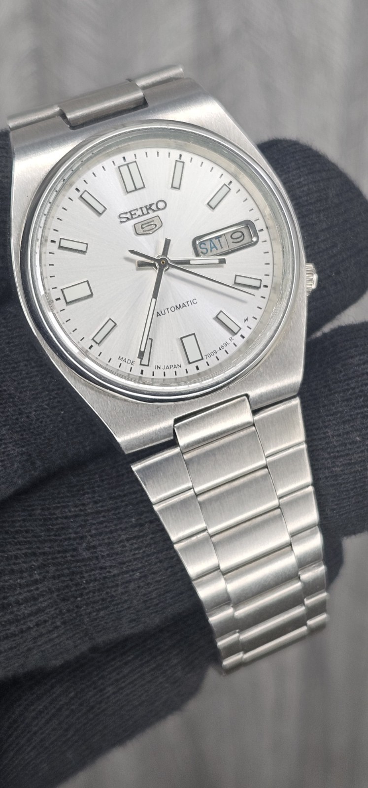 vintage Seiko 5 automatic 7009 day/Date Men’s Wrist Watch