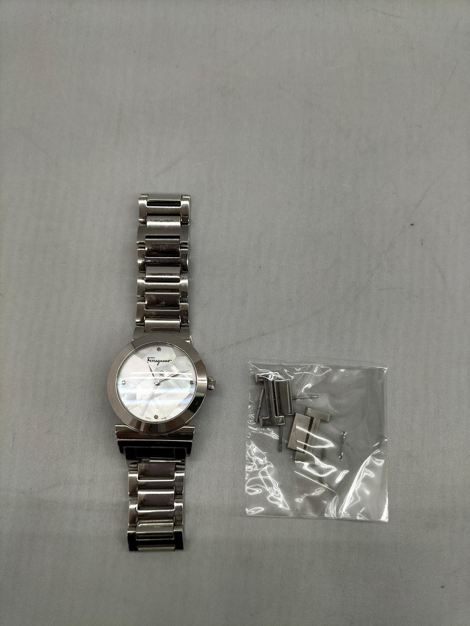 [A4N] Salvatore Ferragamo Classic Minimalist Unknown Reference Quartz [z8s]