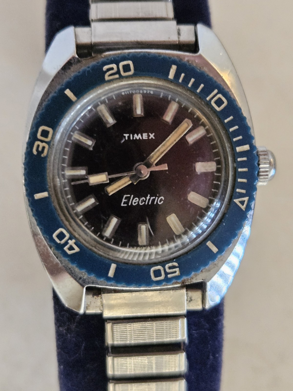 Vintage 1970s Timex Electra Diver-Style Watch Blue/Green Omni Rotating Bezel NR