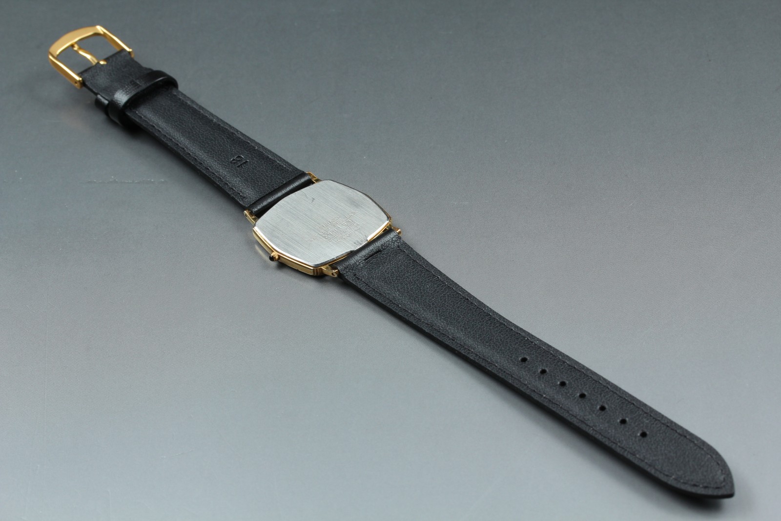 Vintage 1982 Seiko Dolce 6730-5520 Gold Octagon SGP Mens Watch From JAPAN