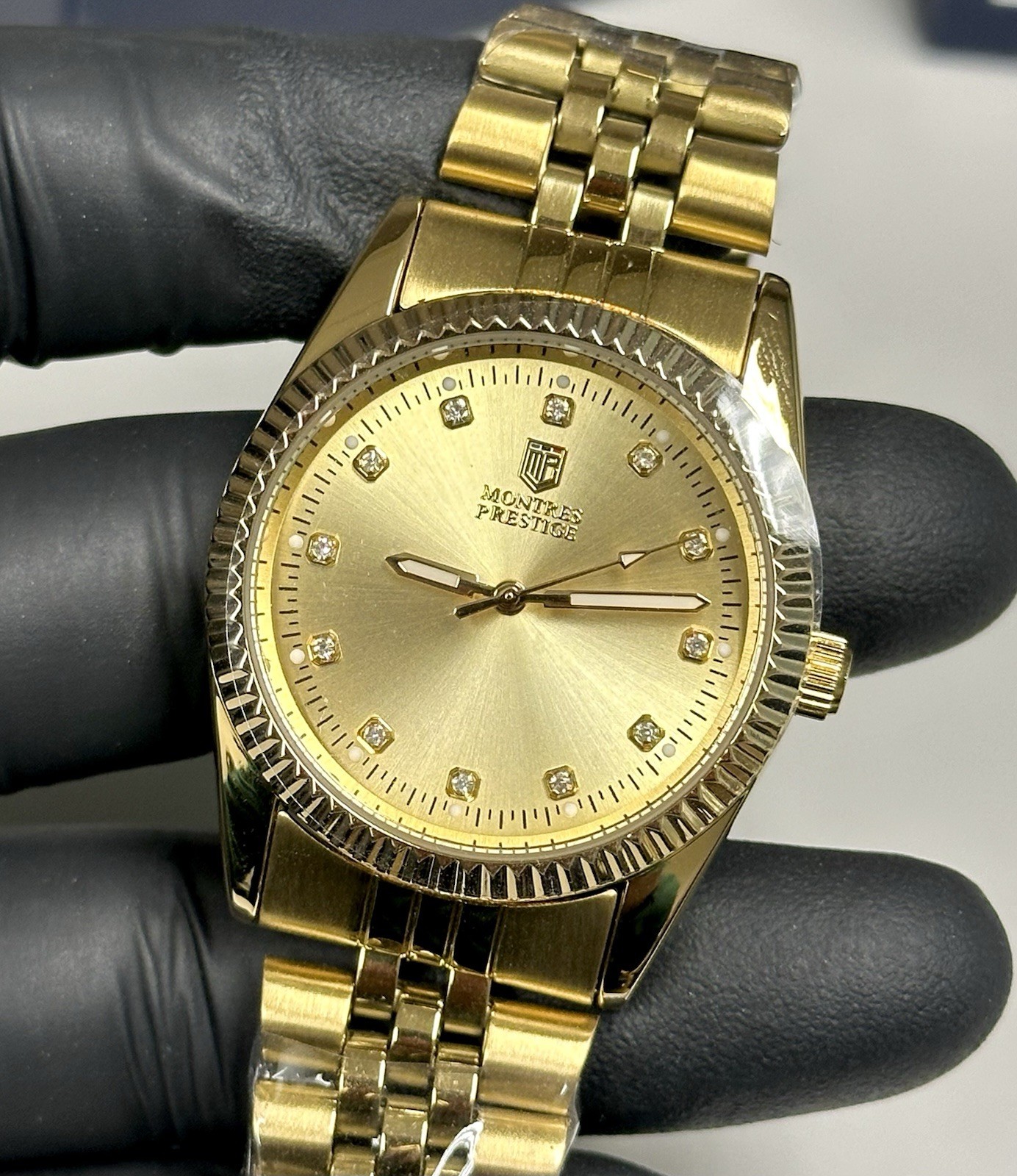 Montres Prestige by Invicta MPW-0269 Diamond Dial Gold-Tone 35mm Dress Watch