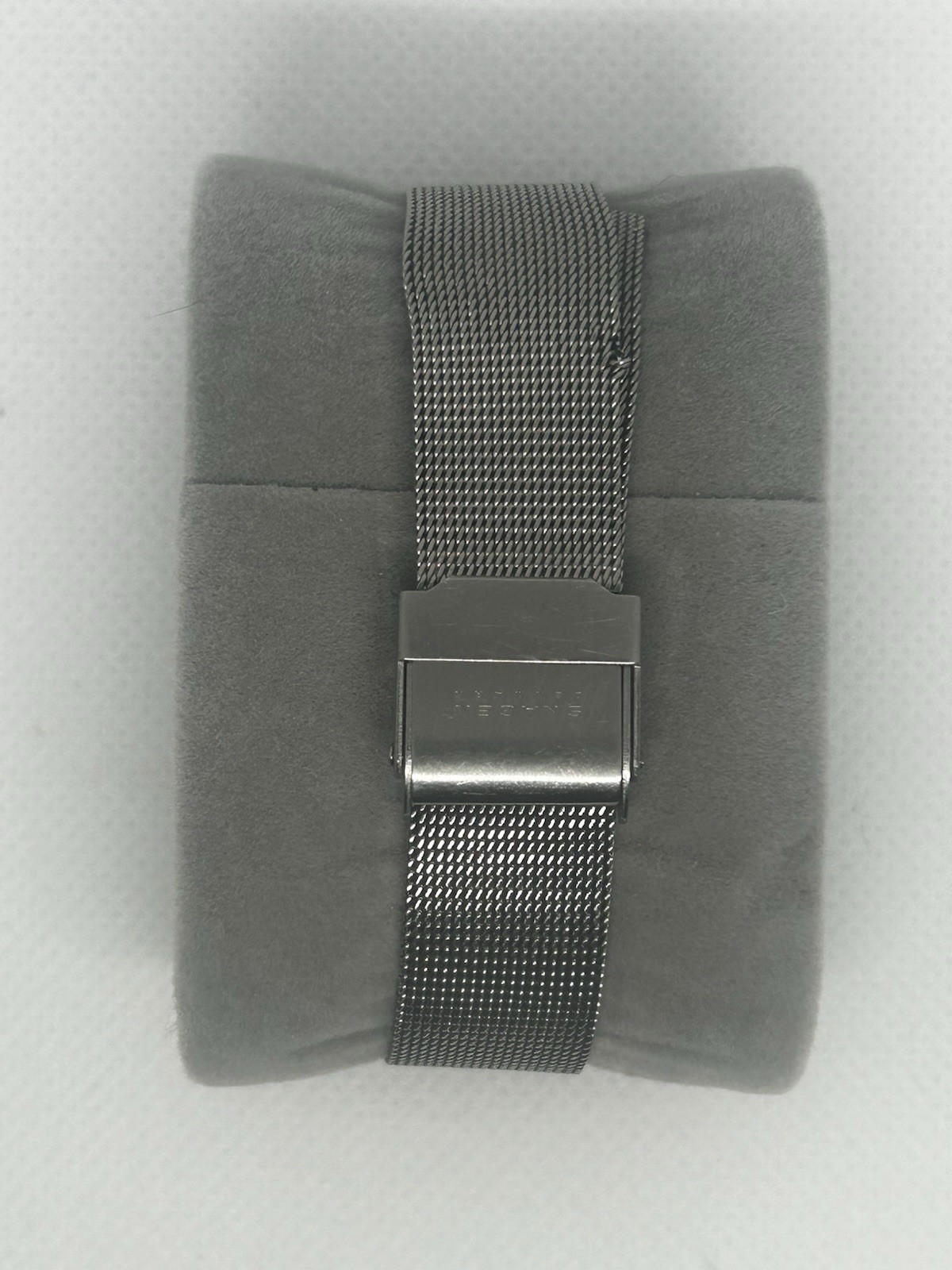 Skagen Denmark 233SSN Ultra Slim Vintage Blue Dial Mesh Quartz – Honest Wear⁠