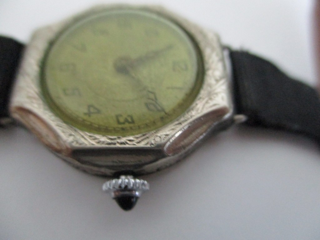 Antique 1920s HAYNE Swiss 16-Jewel Art Deco Ladies Wristwatch – 14K GF fancy cro