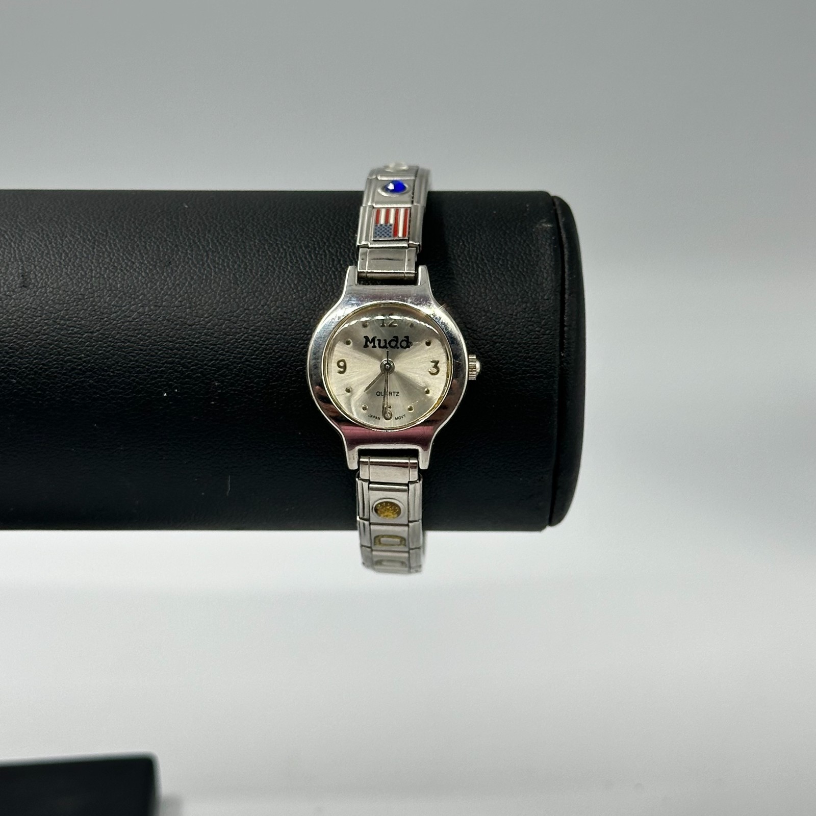 Mudd Watch Womens Silver Tone Italian Charms Stretch Expansion Band Y2K 7.5″