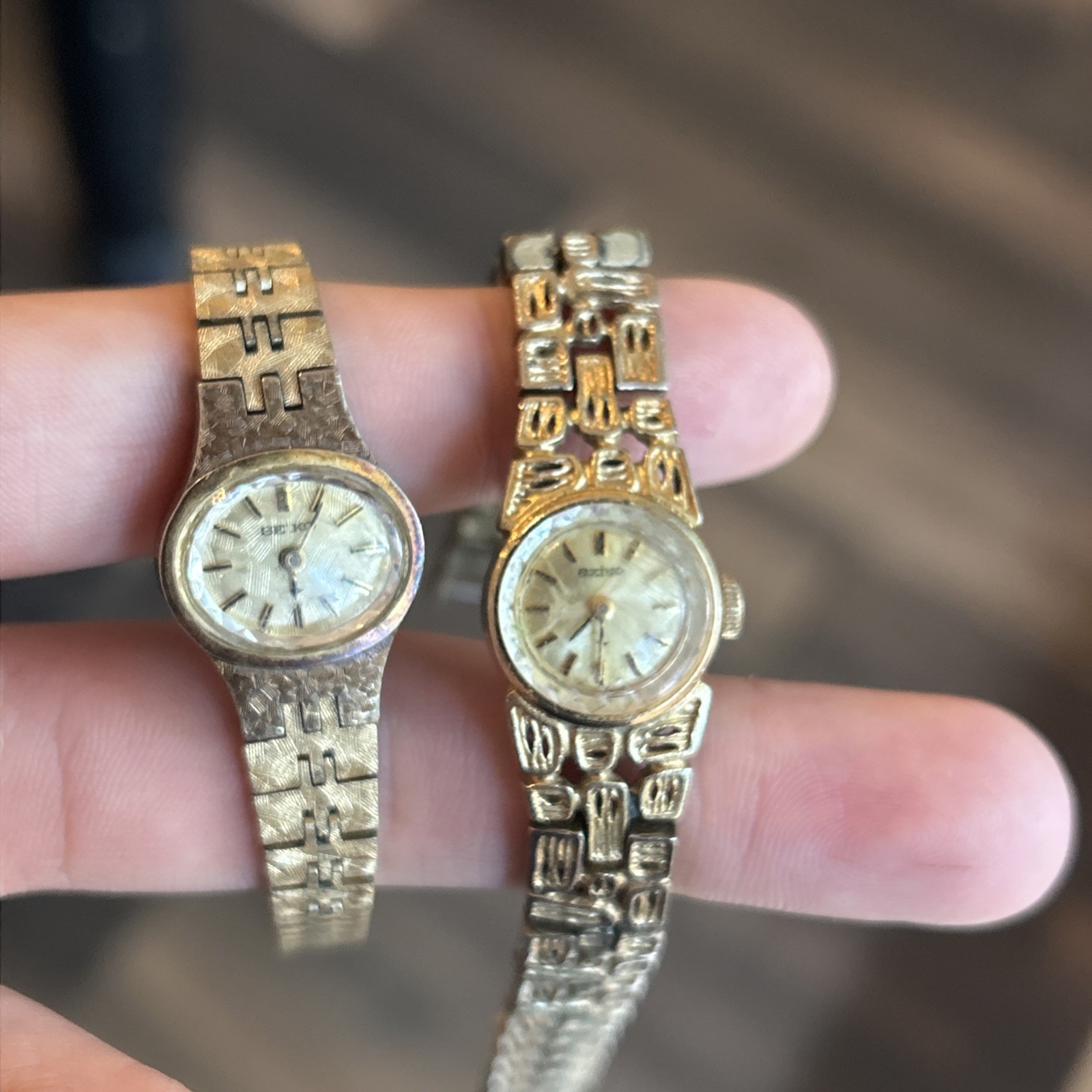 Vintage Seiko Ladies Mechanical Gold Oval Watch Lot 11-7619 And 11-0540