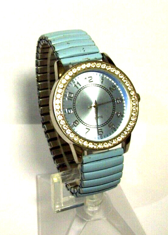 Gorgeous Light Blue Watch Iridescent Indigo Dial Diamond Bezel fits 6.50″-6.75″