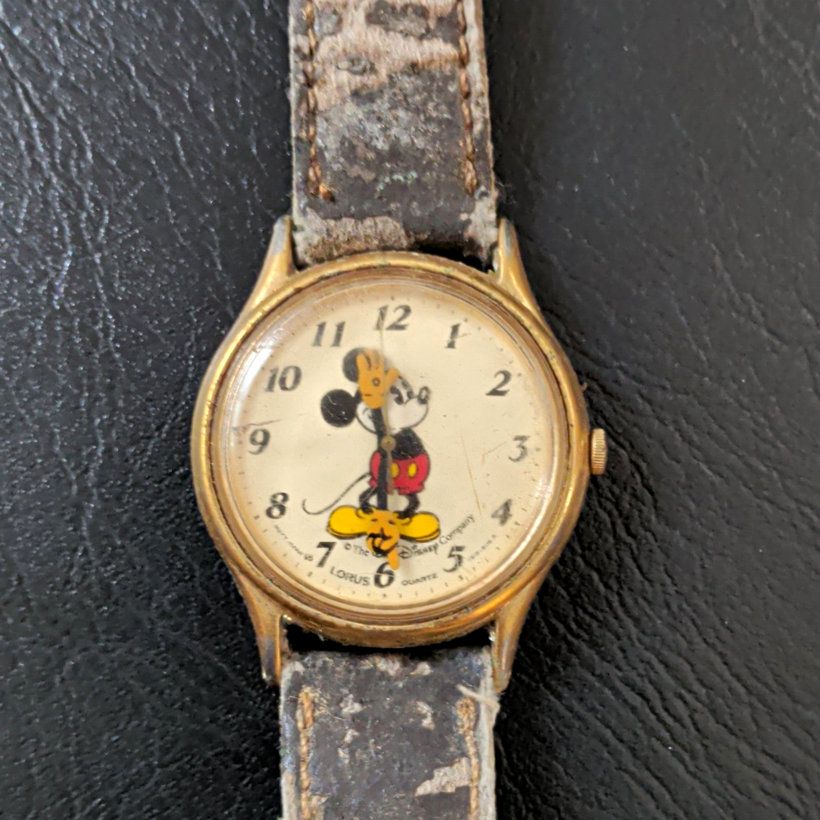Lorus Disney Mickey Mouse Vintage 1990s Quartz Analog Gold Black Leather