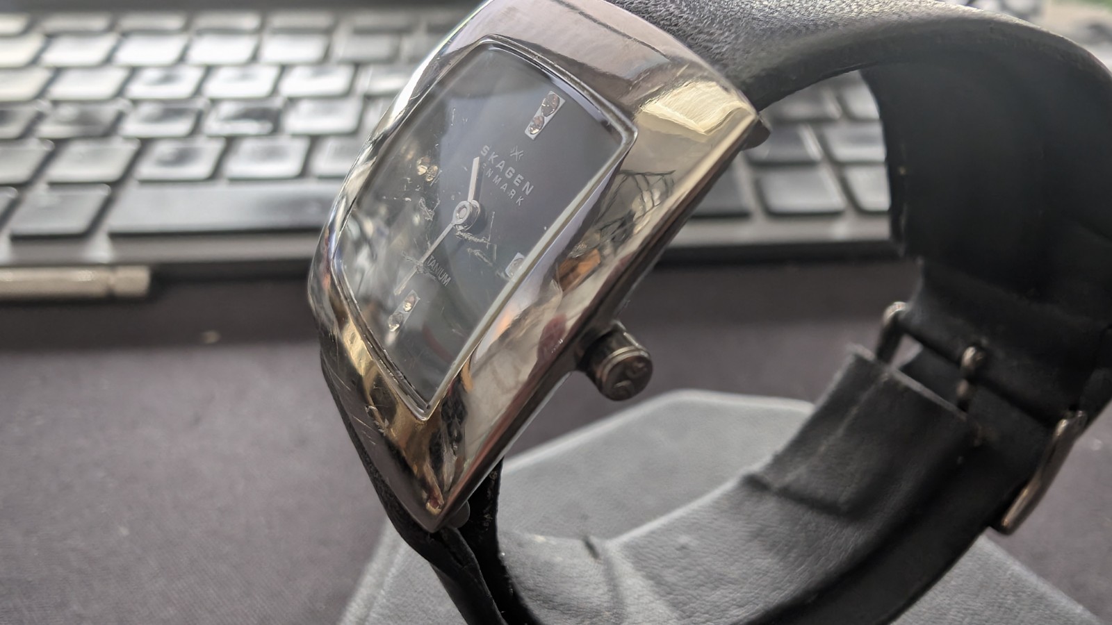 Skagen 570STLB Quartz Titanium Black MOP Leather Womens Watch