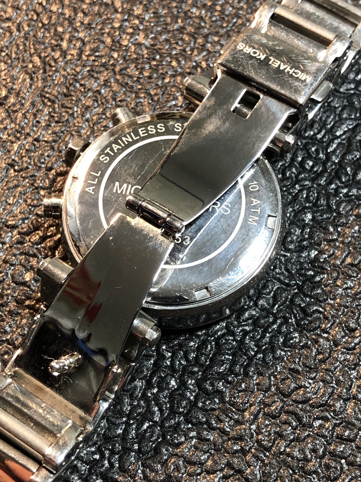 Michael Kors Women’s Parker Watch MK5353 Silver Tone Runs Parts Or Repair