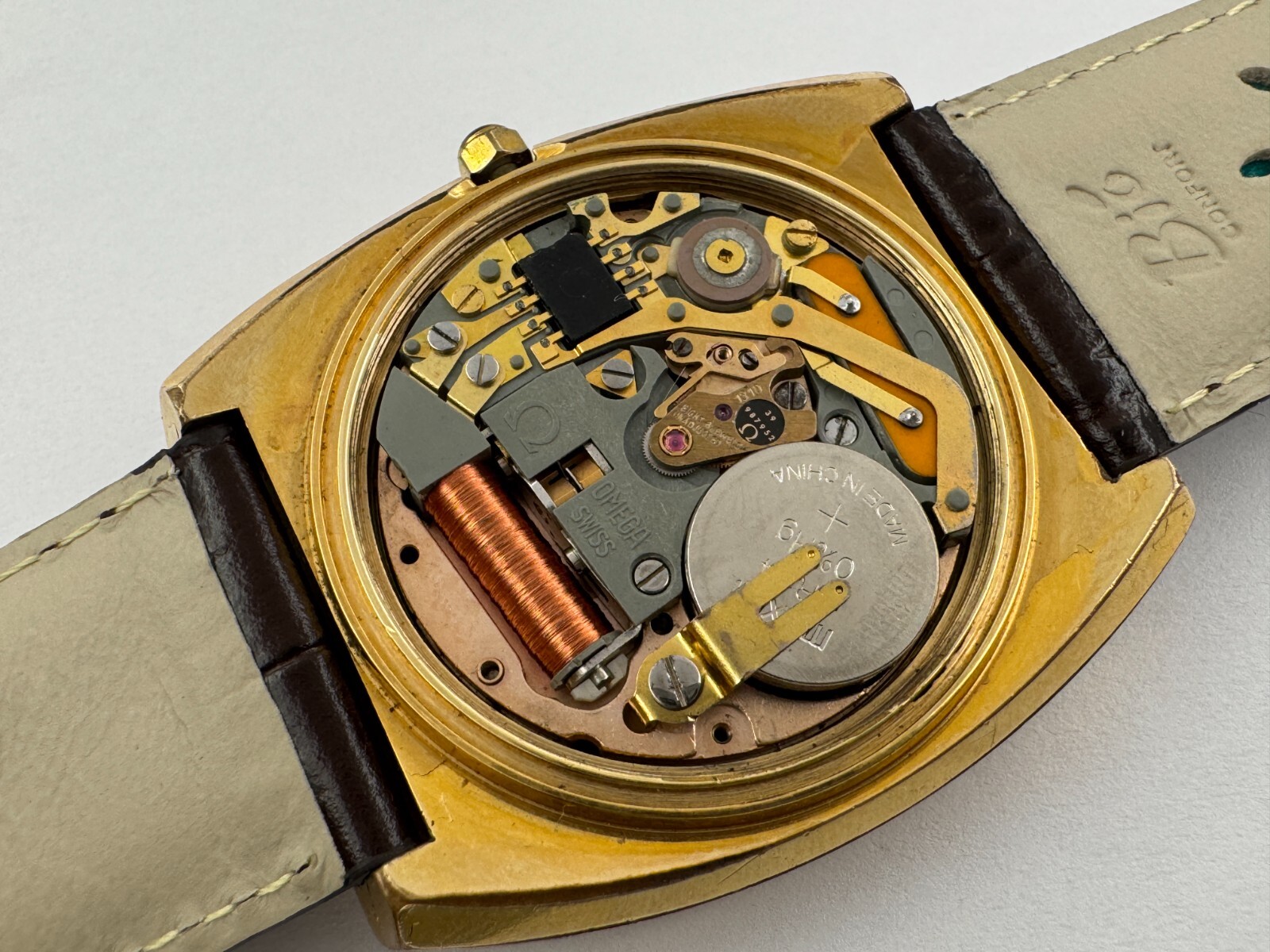 Vintage OMEGA 196.0030 Genève Megaquartz 32 KHz Brown Dial Cal Ω 1310 – 39 mm