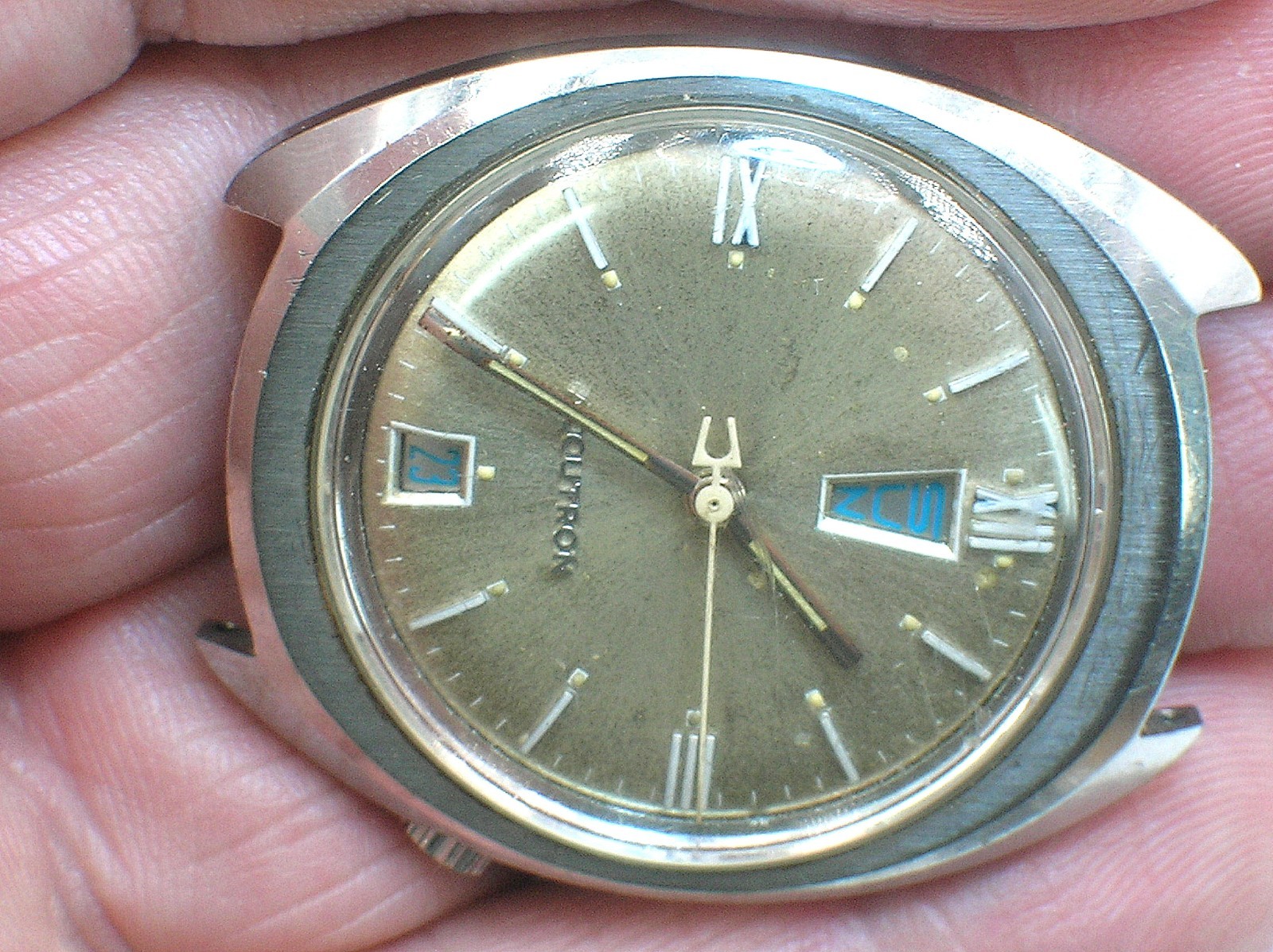BULOVA ACCUTRON 2182 «UP-DOWN» RARE MAN’S WRIST WATCH – 35.5 MM – BEST OFFER