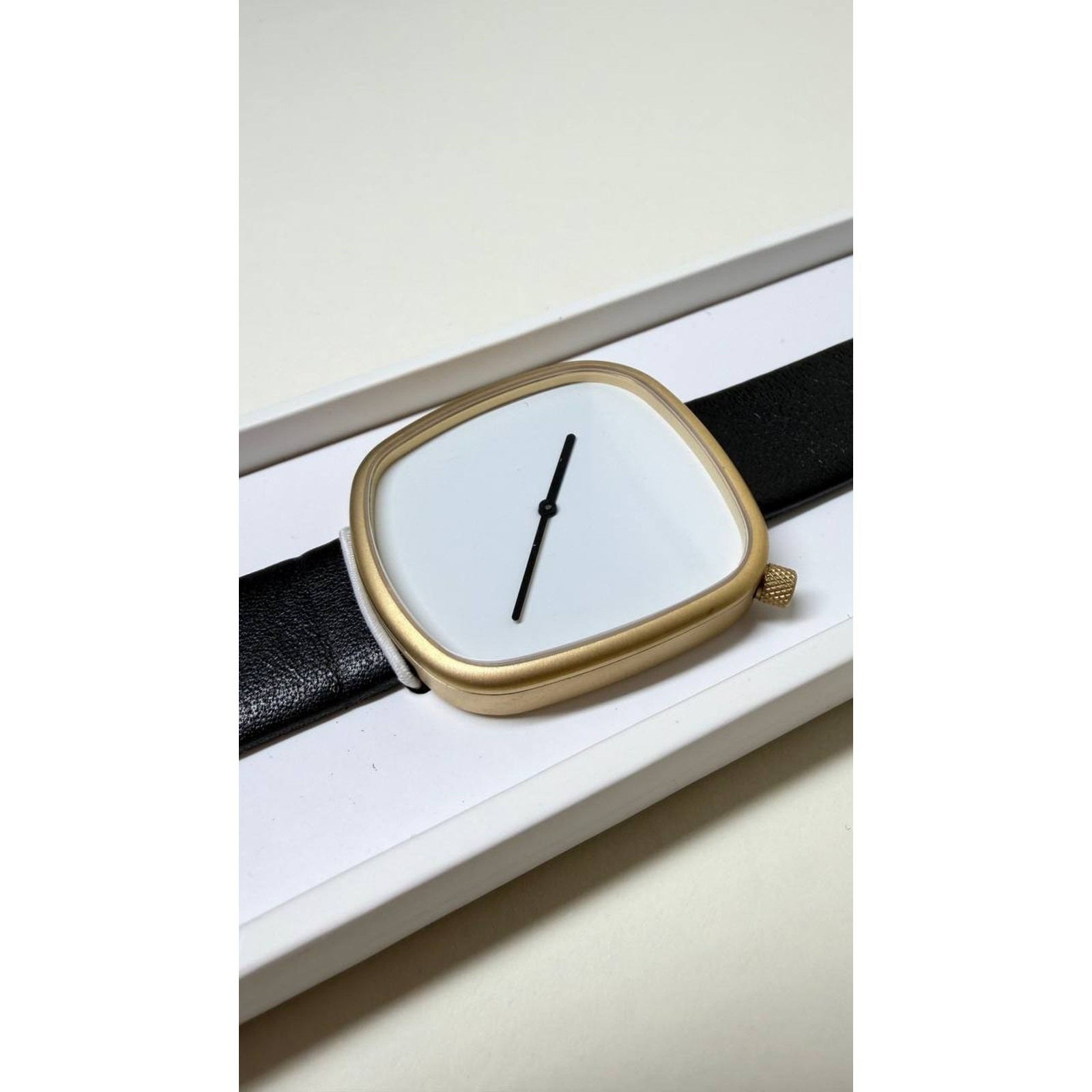 Minimalist Watch Unisex Leather Strap Modern Scandinavian Design Multiple Colors