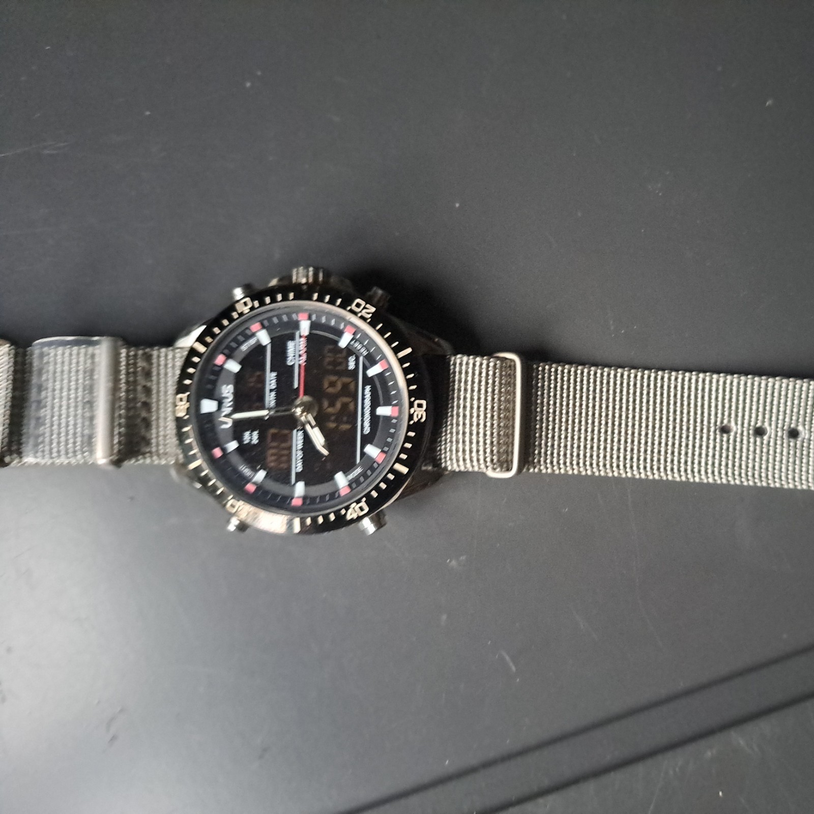 Men’s Lorus Ana digi watch FITS UP TO 210mm watch fits up to 210MM.