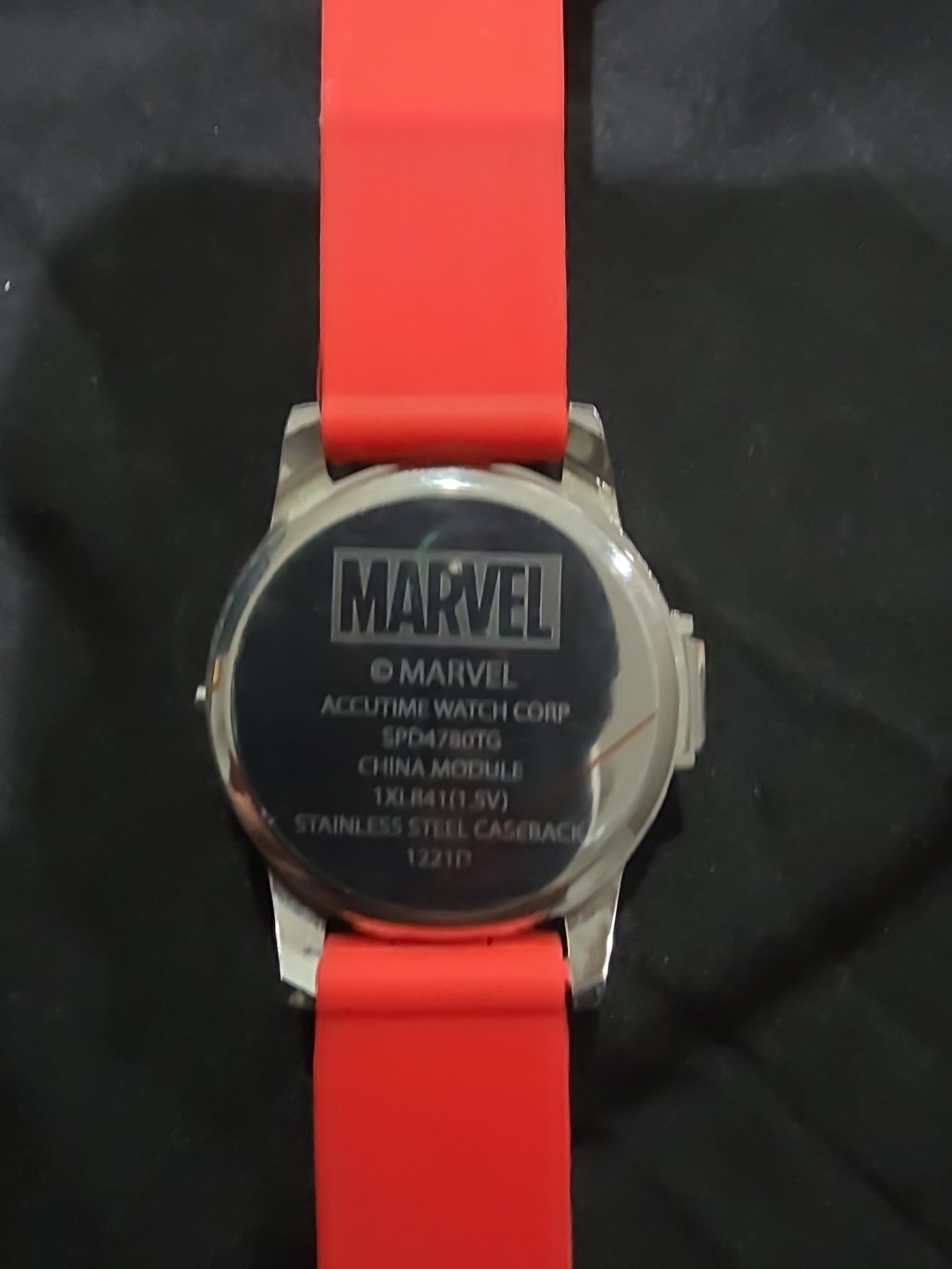 Marvel Spider-Man Unisex Children’s Watch with Metallic Spinner Top in Red