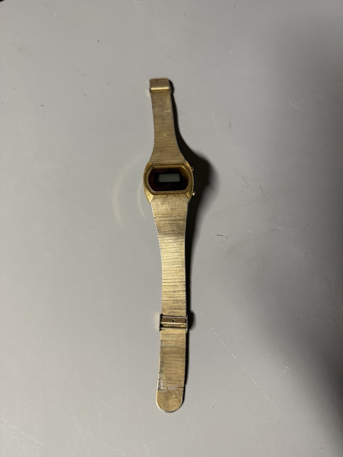 Vintage Hamilton Men’ 14K Gold Plated 32mm Quartz LCD Digital Watch Used Unknown