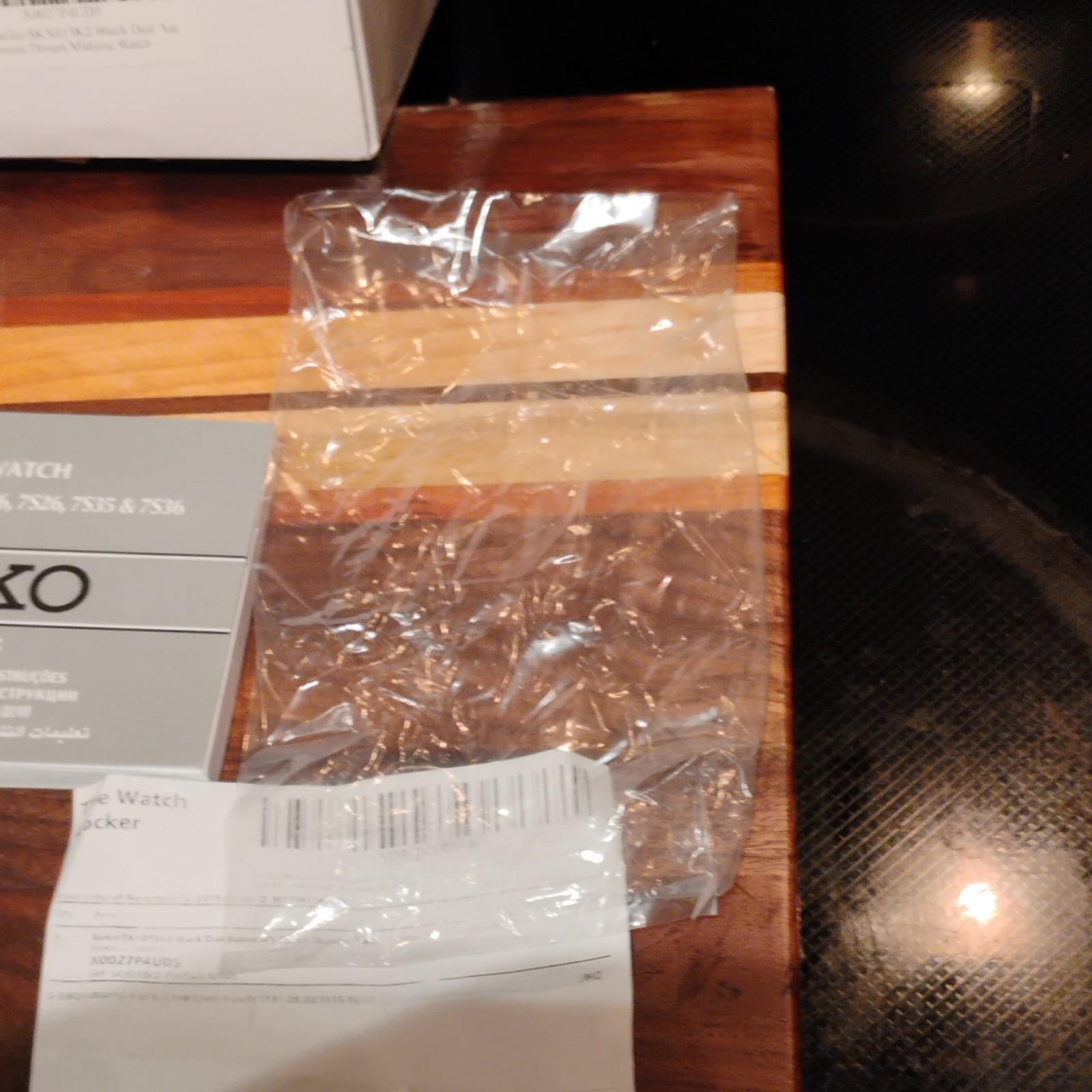Seiko SKX013 excellent original condition.original box booklet receipt and links