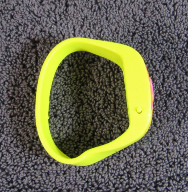 KELLOGG’S CEREAL «THINK PINK» NEON YELLOW CHILDREN’S BRACELET DIGITAL WRISTWATCH