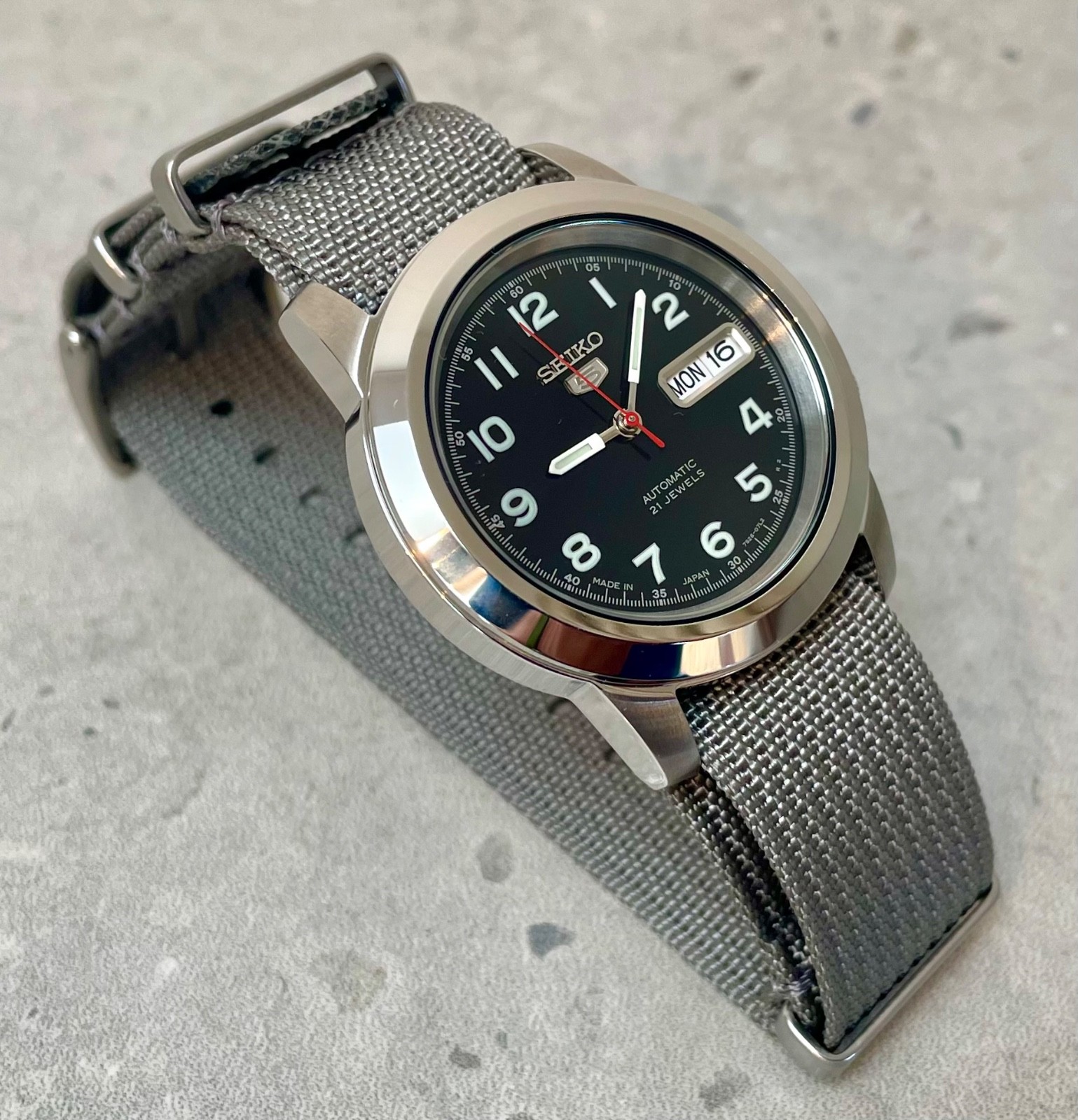 SEIKO 5 VINTAGE STYLE MILITARY WATCH – AUTOMATIC – SNKK35J1 – FULL SET – BNWT