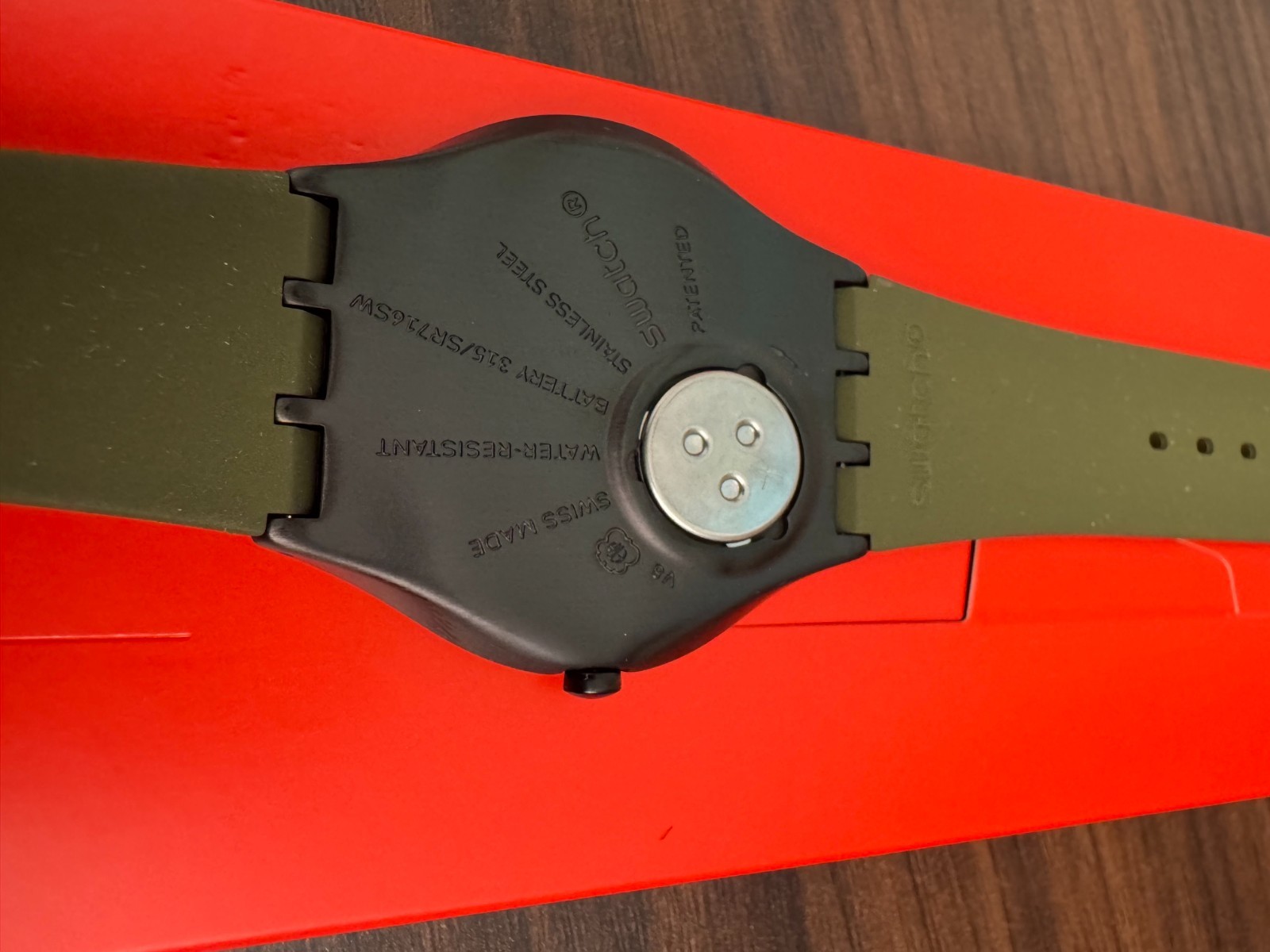 Swatch Skin Irony 42 Hint of Pine SS07B115 – Black/Green – NIB New w/ Box Paper