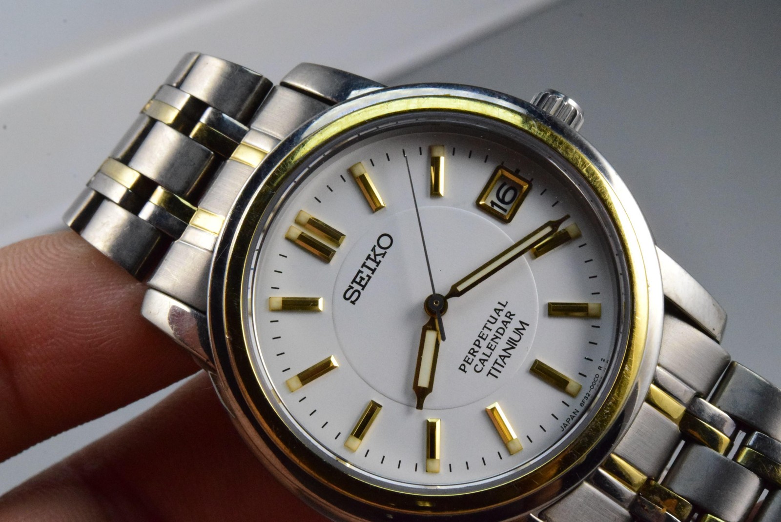 Vintage watch Seiko Perpetual Calendar 8F32-00A0 Men Quartz Round 37mm