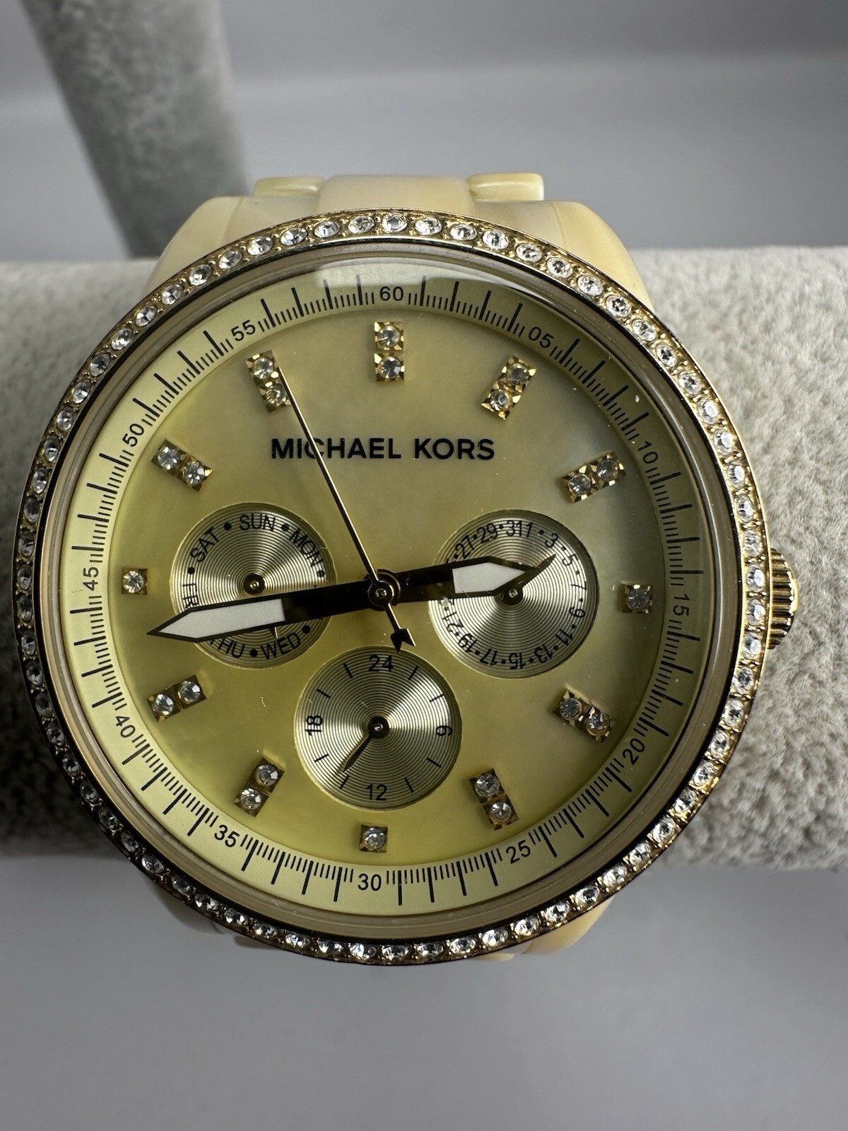 Michael Kors MK-5281 Ladies MOP Watch New Battery 37MM 7″ C94