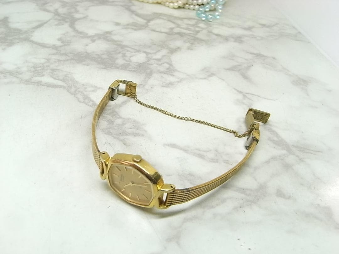 Vintage SEIKO Octagon Ladies Quartz Watch Gold Dial
