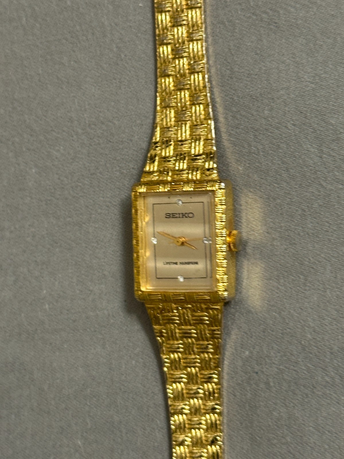 Vintage Seiko Womens Mechanical Wind Lifetime Mainspring Watch Gold Tone Band