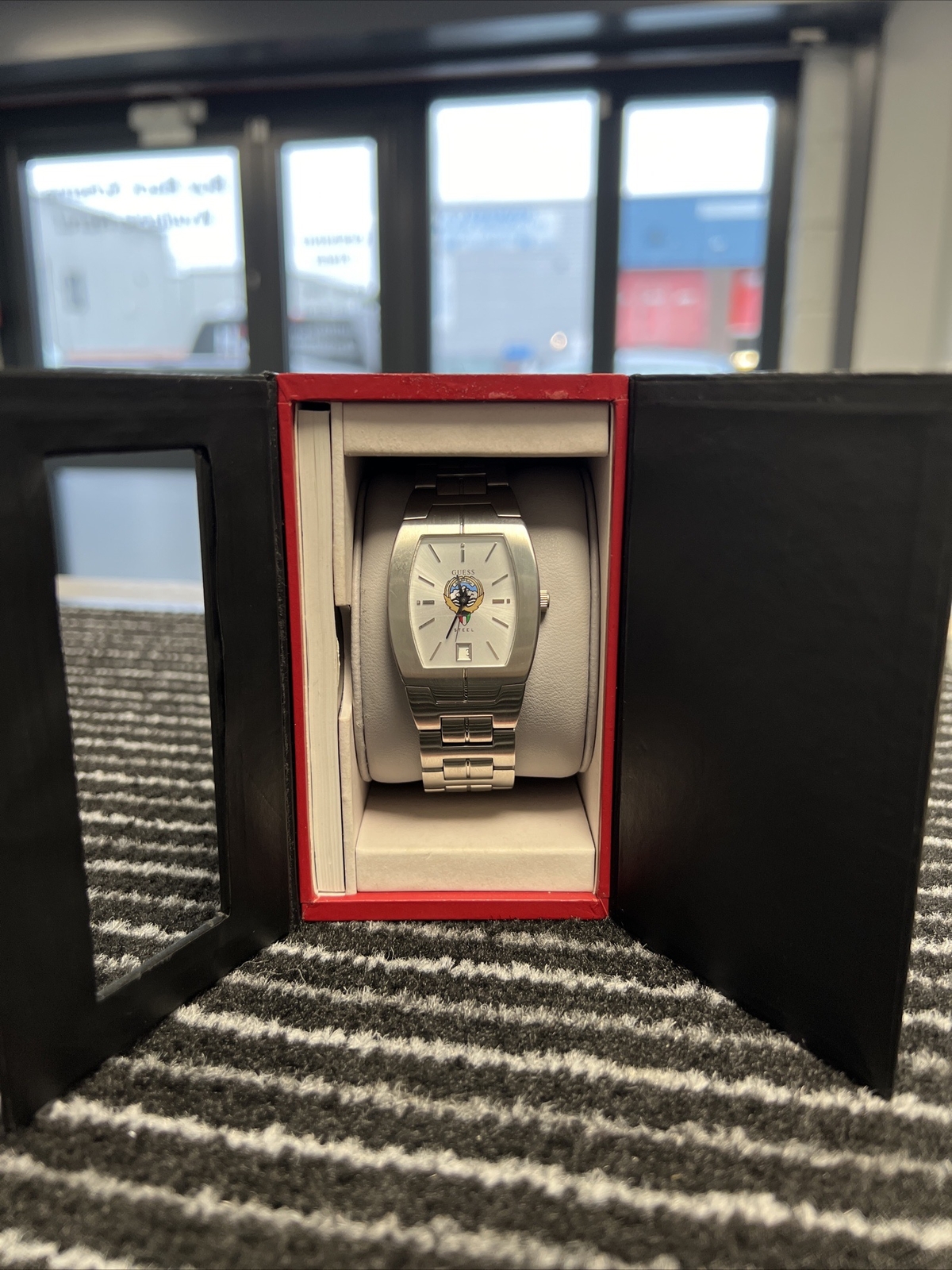 Guess I85395G1 Stainless Steel Watch With Box – Ref 08010411