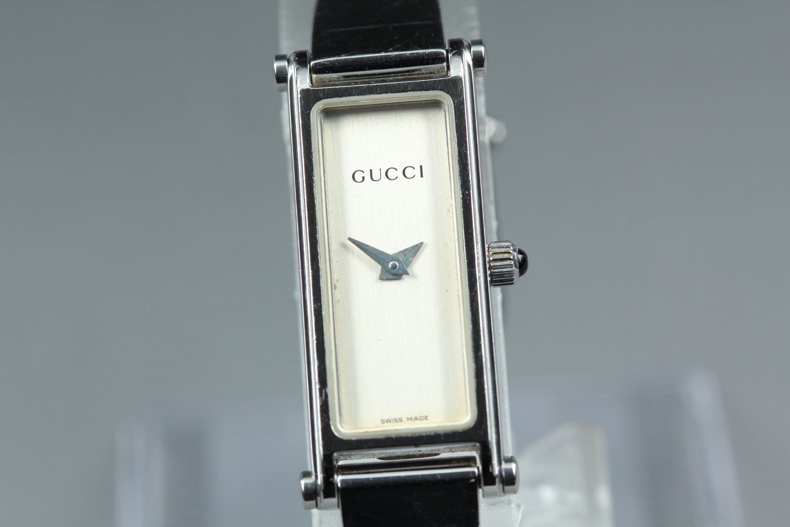 [Near MINT w/Box] Gucci 1500L 12mm Silver Dial Quartz Bangle Women’s Watch JAPAN