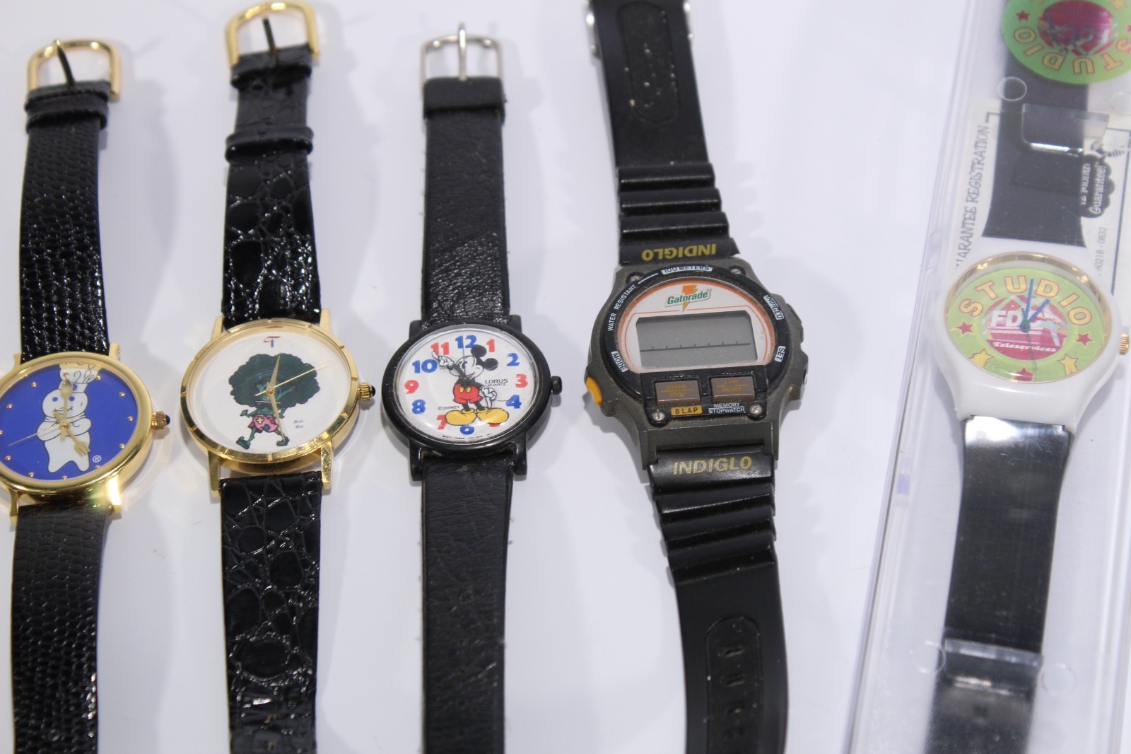Lot of 19 Watches AS-IS / NOT TESTED. Various Brands See Pics!!!