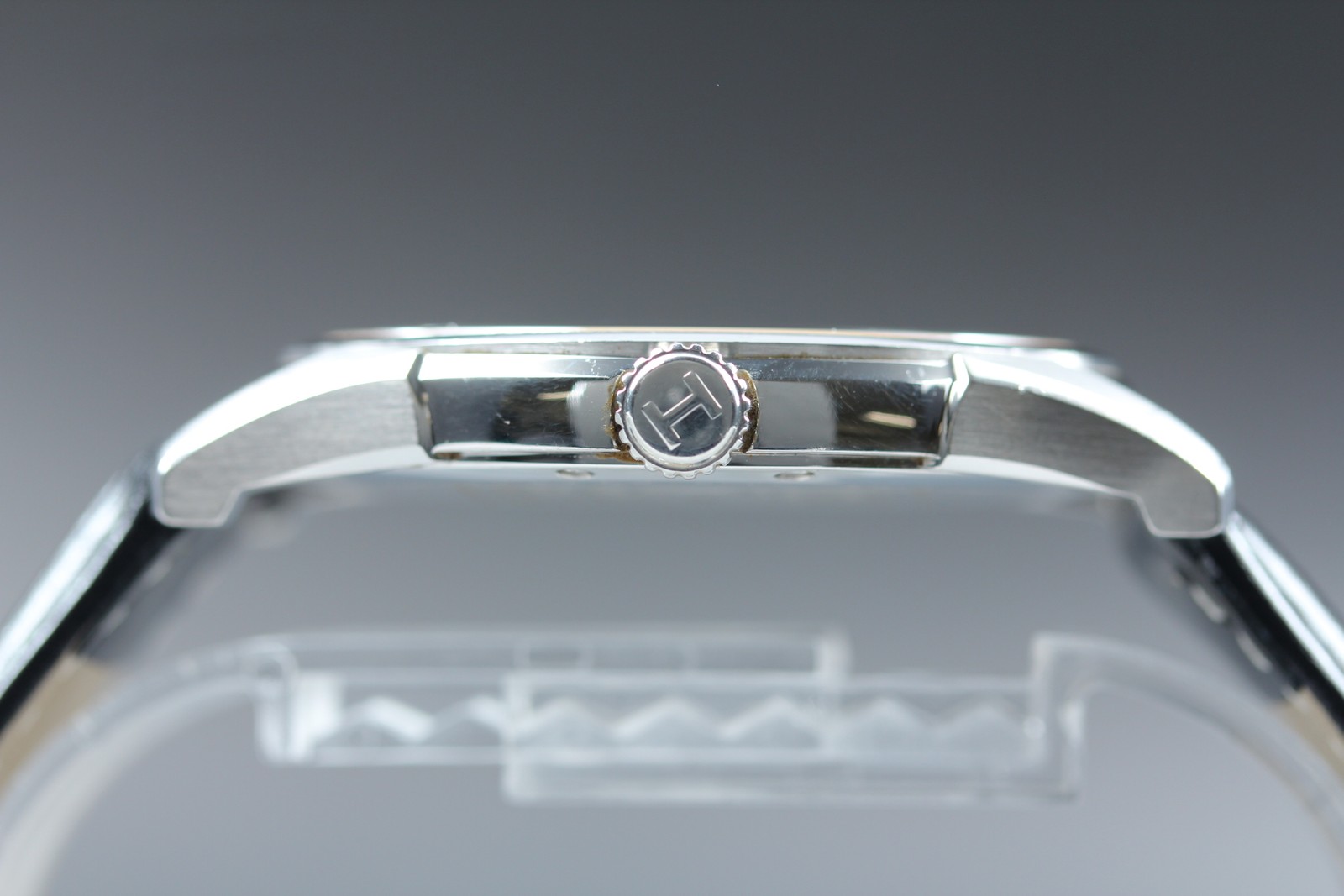 [Near MINT] Hamilton Jazzmaster H385111 Thinline White Dial Quartz Men’s watch