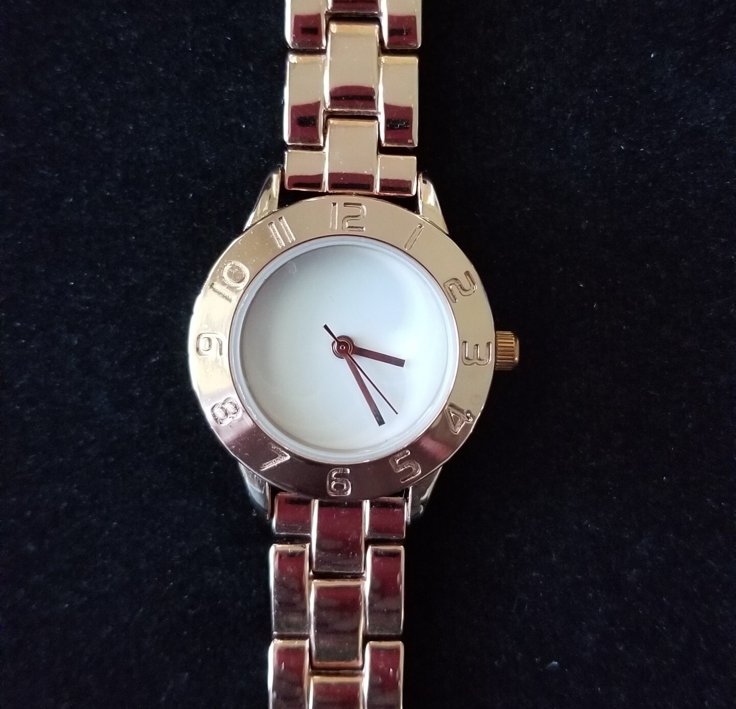 NIB Mossimo Rose Gold Tone Watch White Dial Link Band 6.75″ Max Size New Battery
