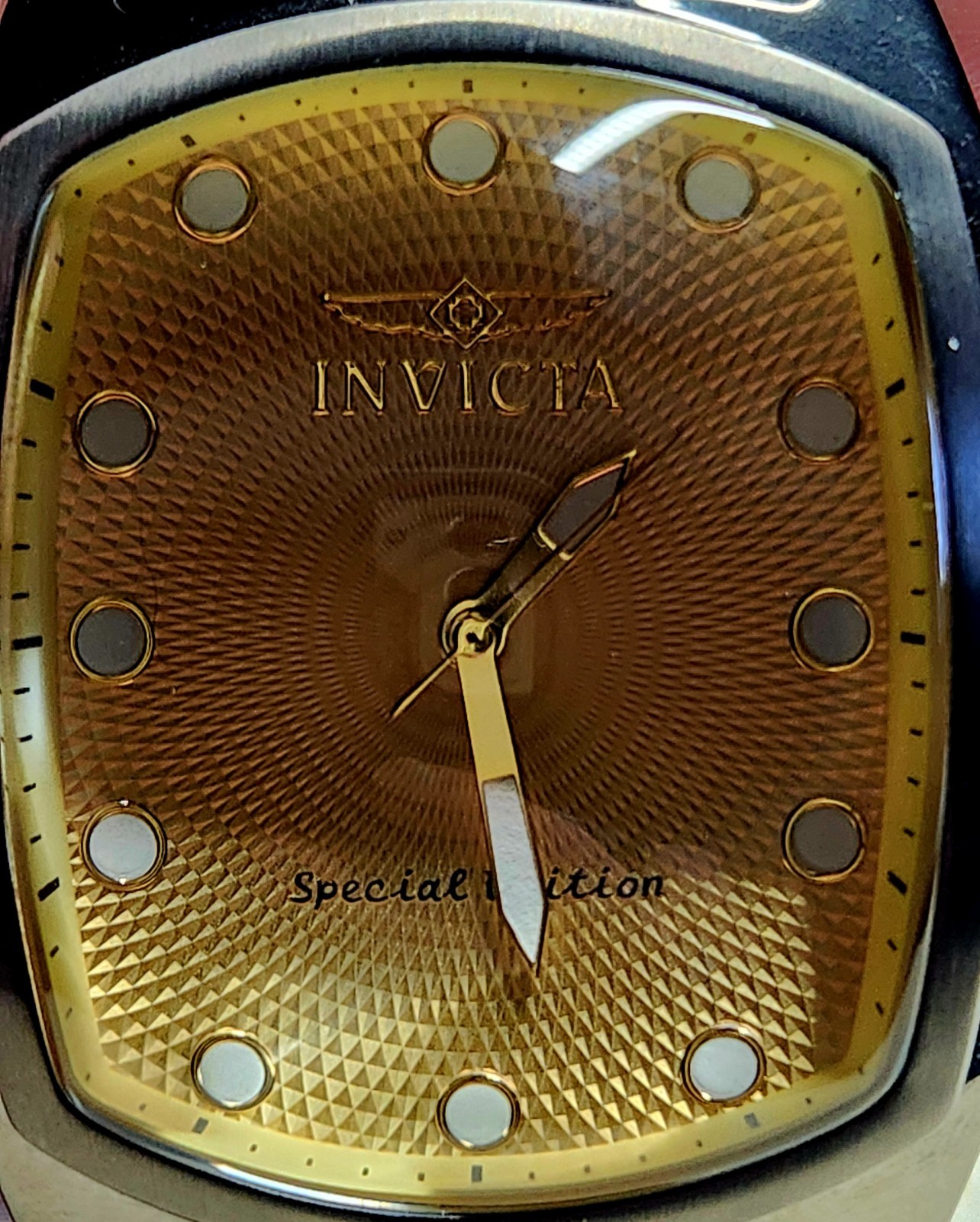 Mens Invicta Lupa Special Edition Tritnite Water Resistant 100 Feet Model 17768