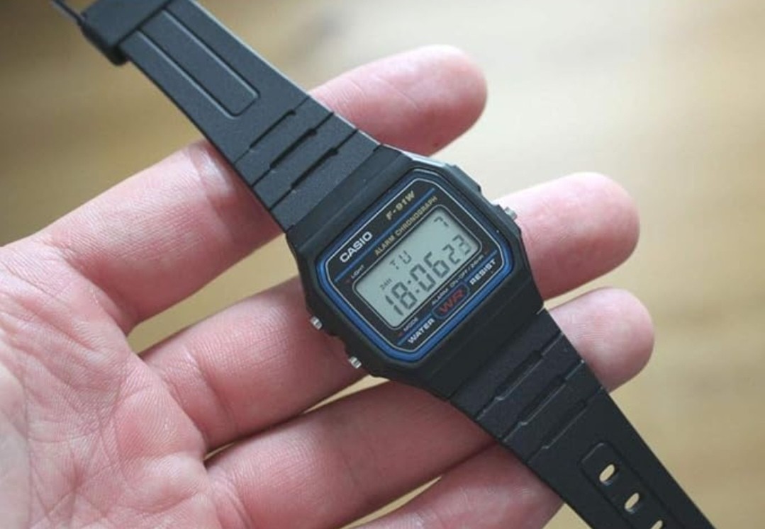 Casio F-91W Classic Digital Watch Black – Alarm Chronograph – Lightweight