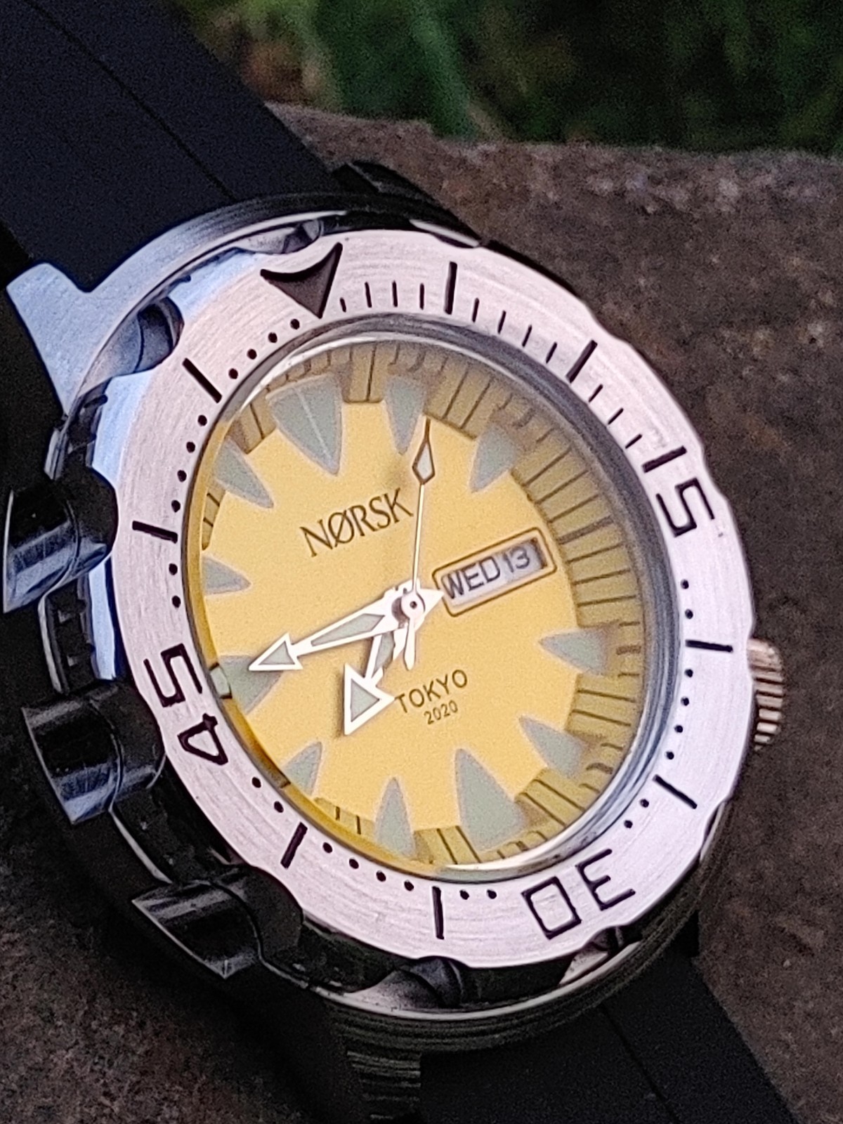 Sea Monster Diver Watch, 2020 Olympics Norsk, Citizen Movement – Yellow Dial