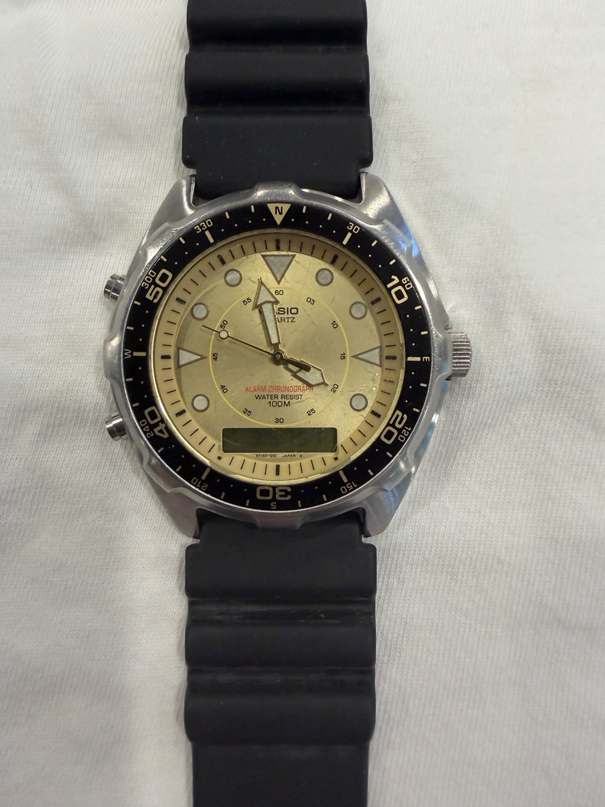 Vintage Casio «Arnie» AMW-320 Ana-Digi Alarm Chrono – Classic 90s Diver Style