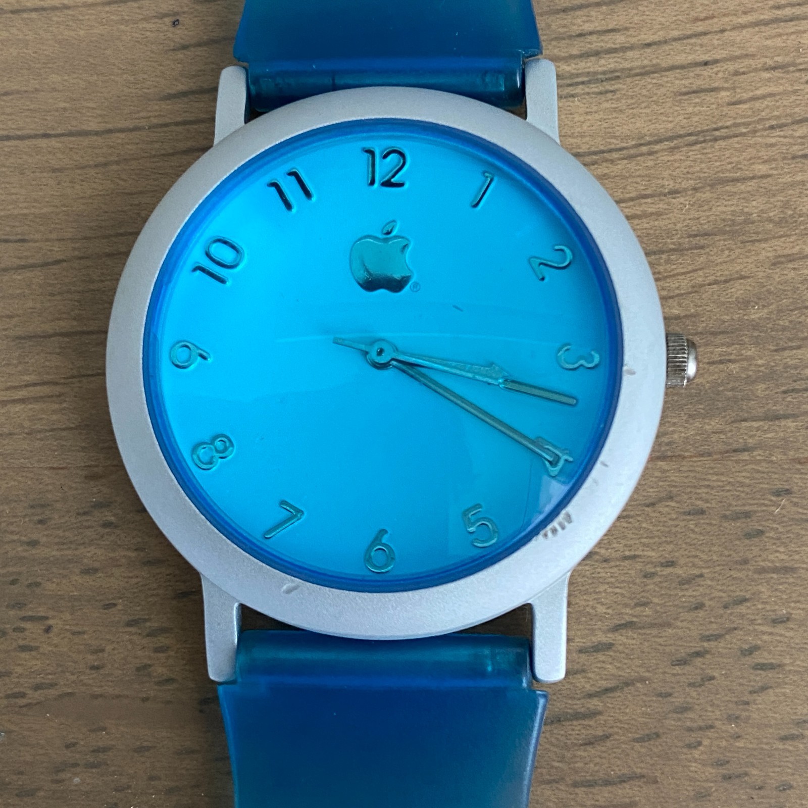 Vintage Apple Watch YUM Round Blue Apple Computer