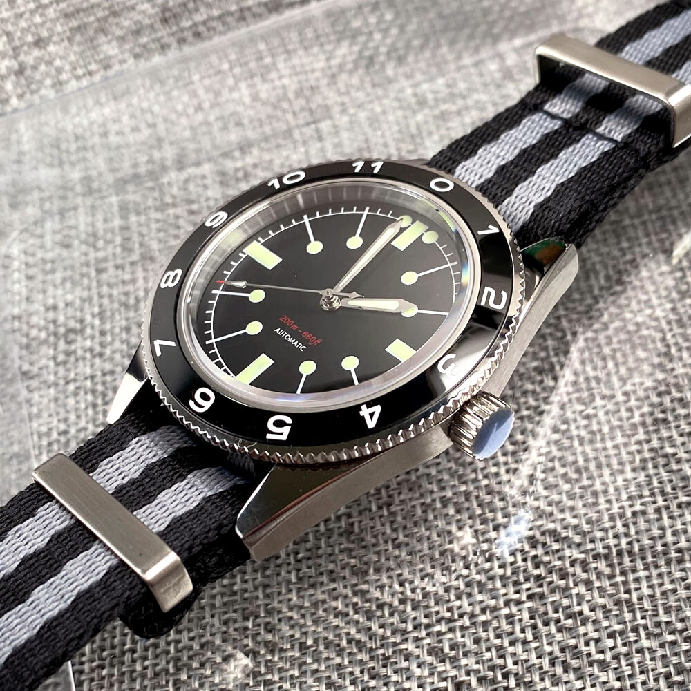 41mm Sapphire Glass Black Sterile Dial Japan NH35A Auto Men Watch Green Luminous
