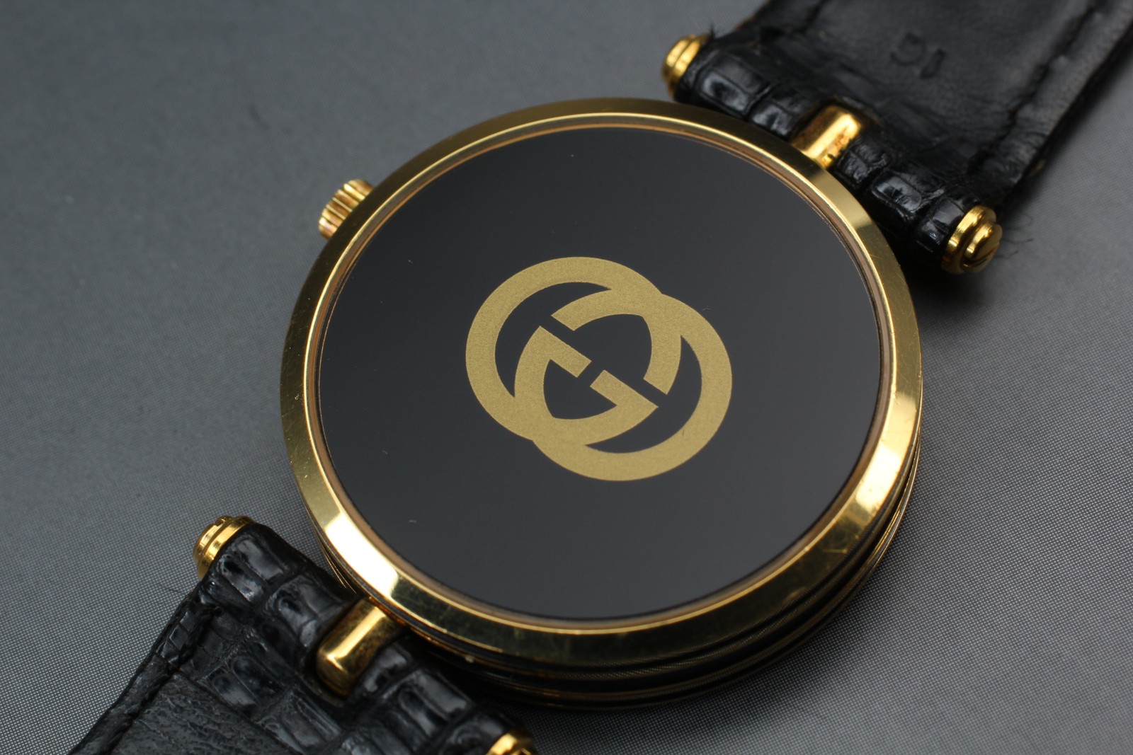 [Near MINT] Vintage GUCCI 2000M 30mm Black Dial Quartz Men’s Watch from JAPAN