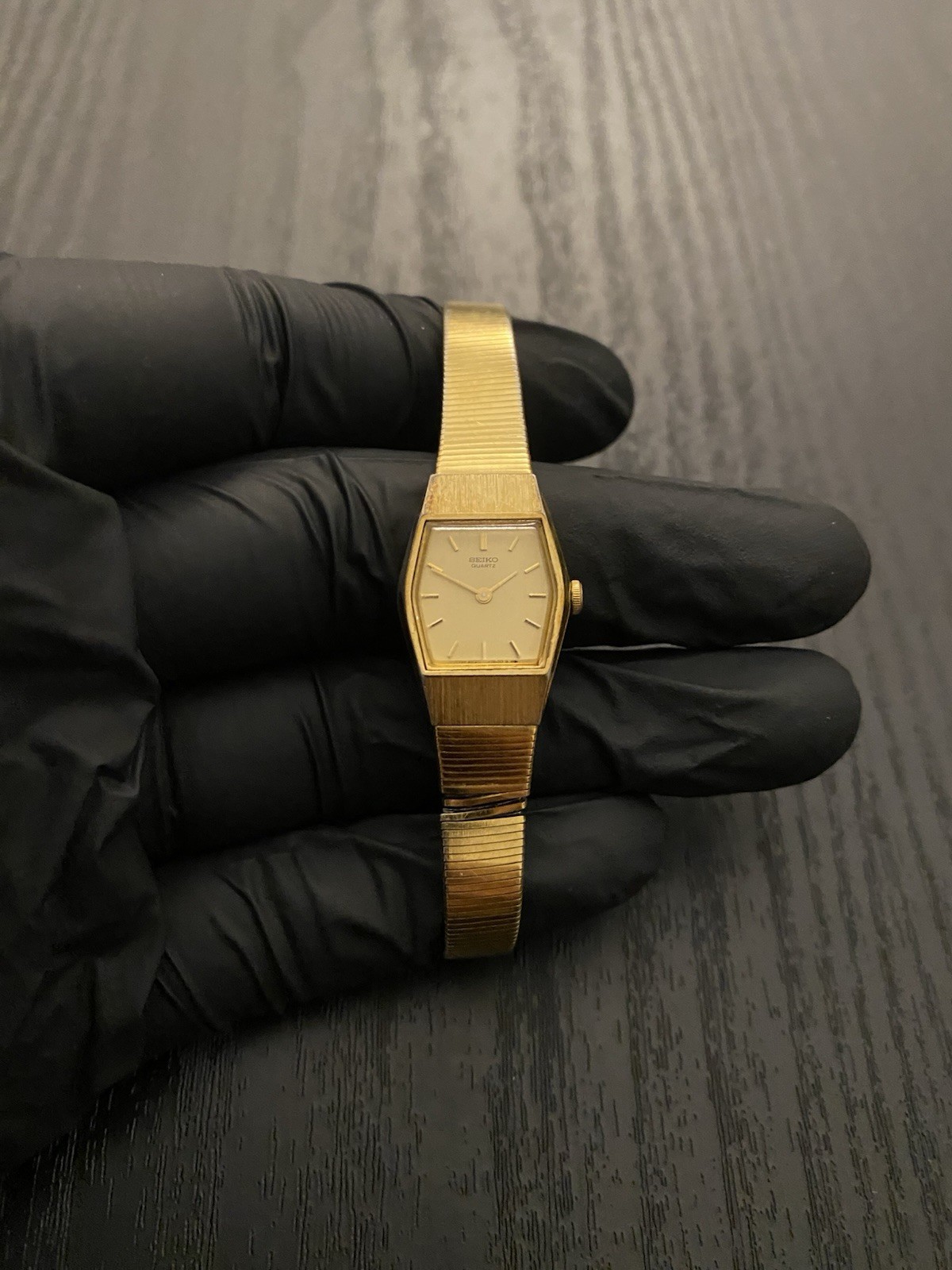 Vintage Seiko Women’s Gold Tone Stainless Steel Dress Watch