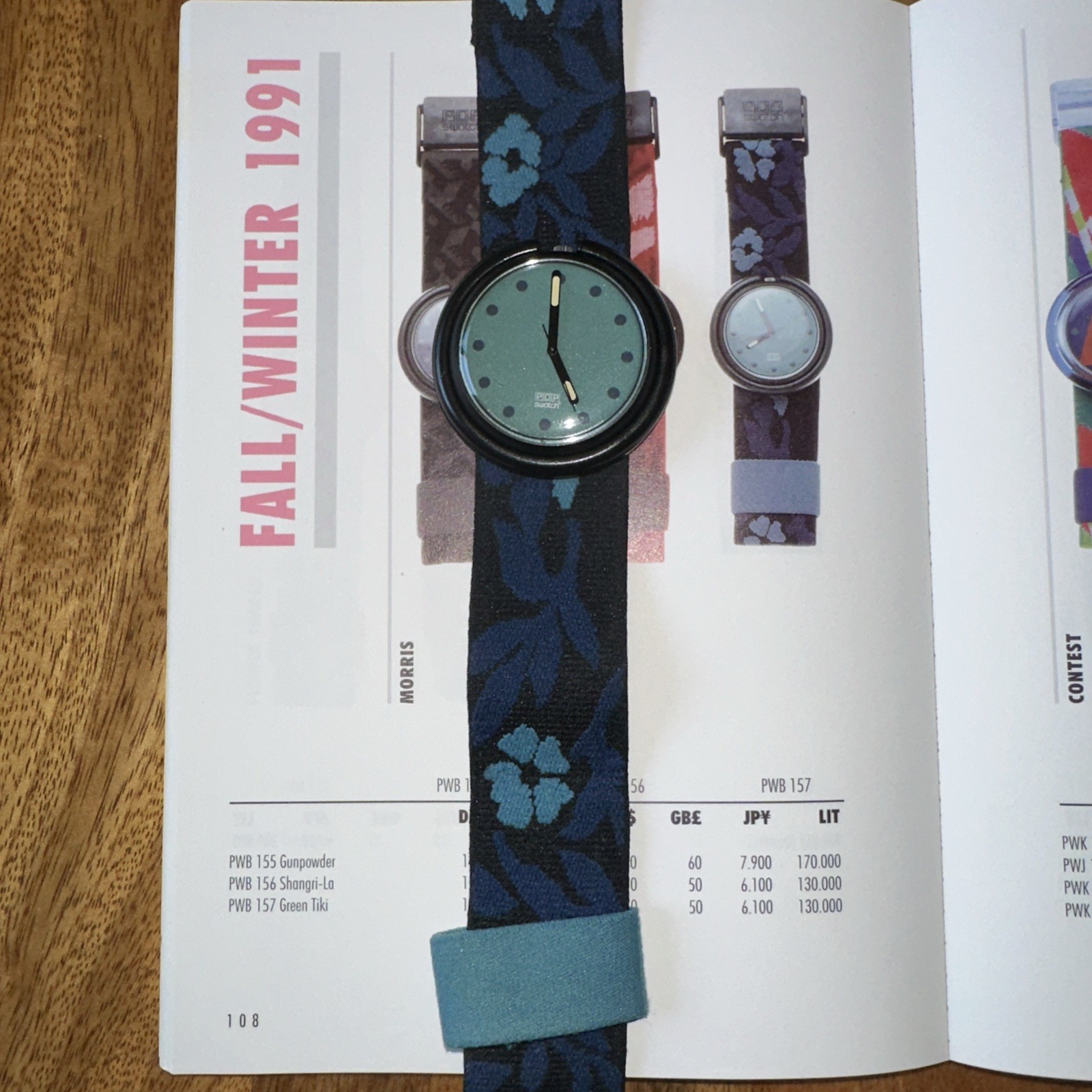 POP SWATCH Watch GREEN TIKI PWB157 Vintage 1991 Swiss Blue Flowers great cond