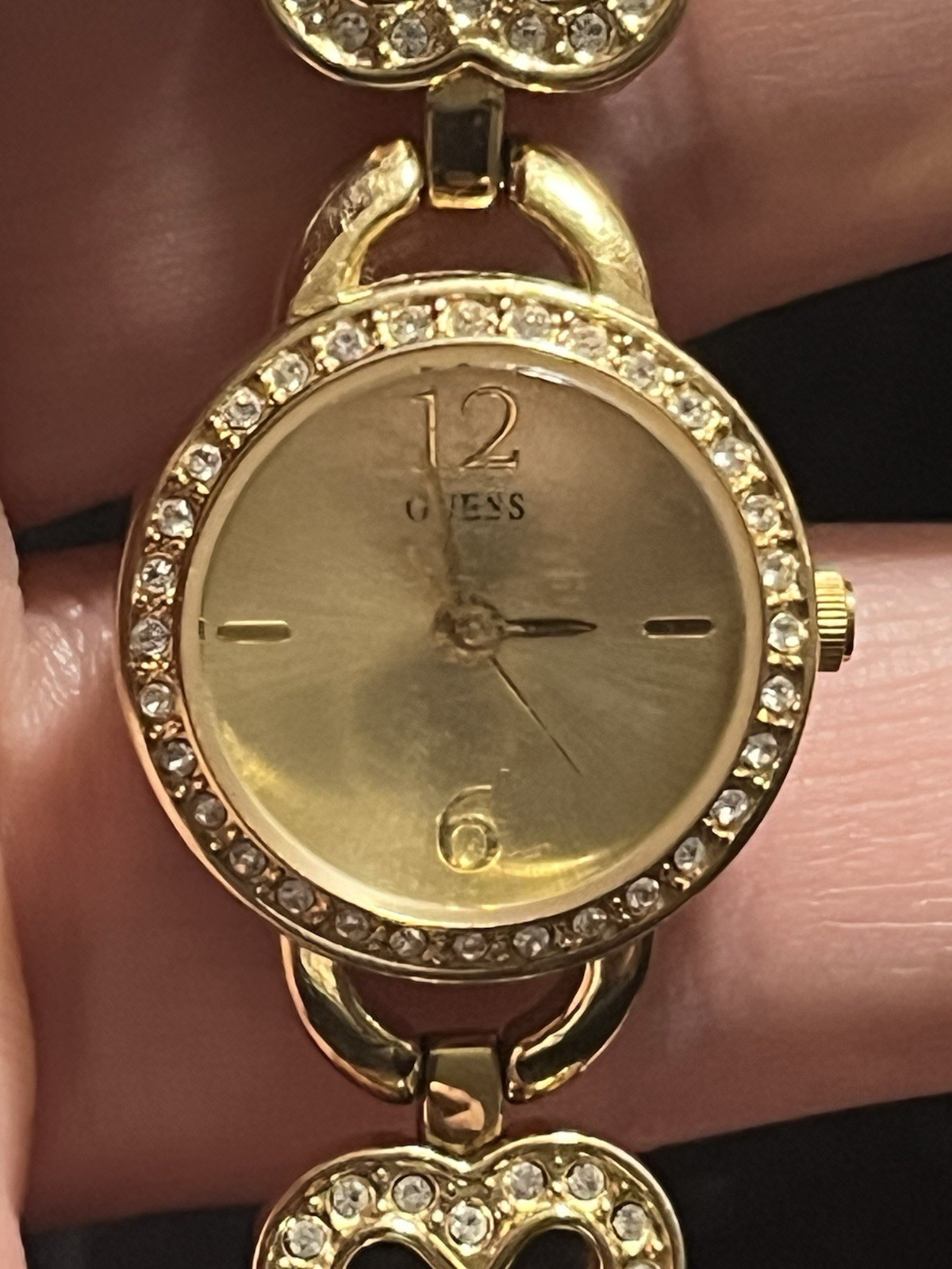 Guess Women’s Analog Watch Gold Tone Bracelet Band Clear Rhinestones Hearts