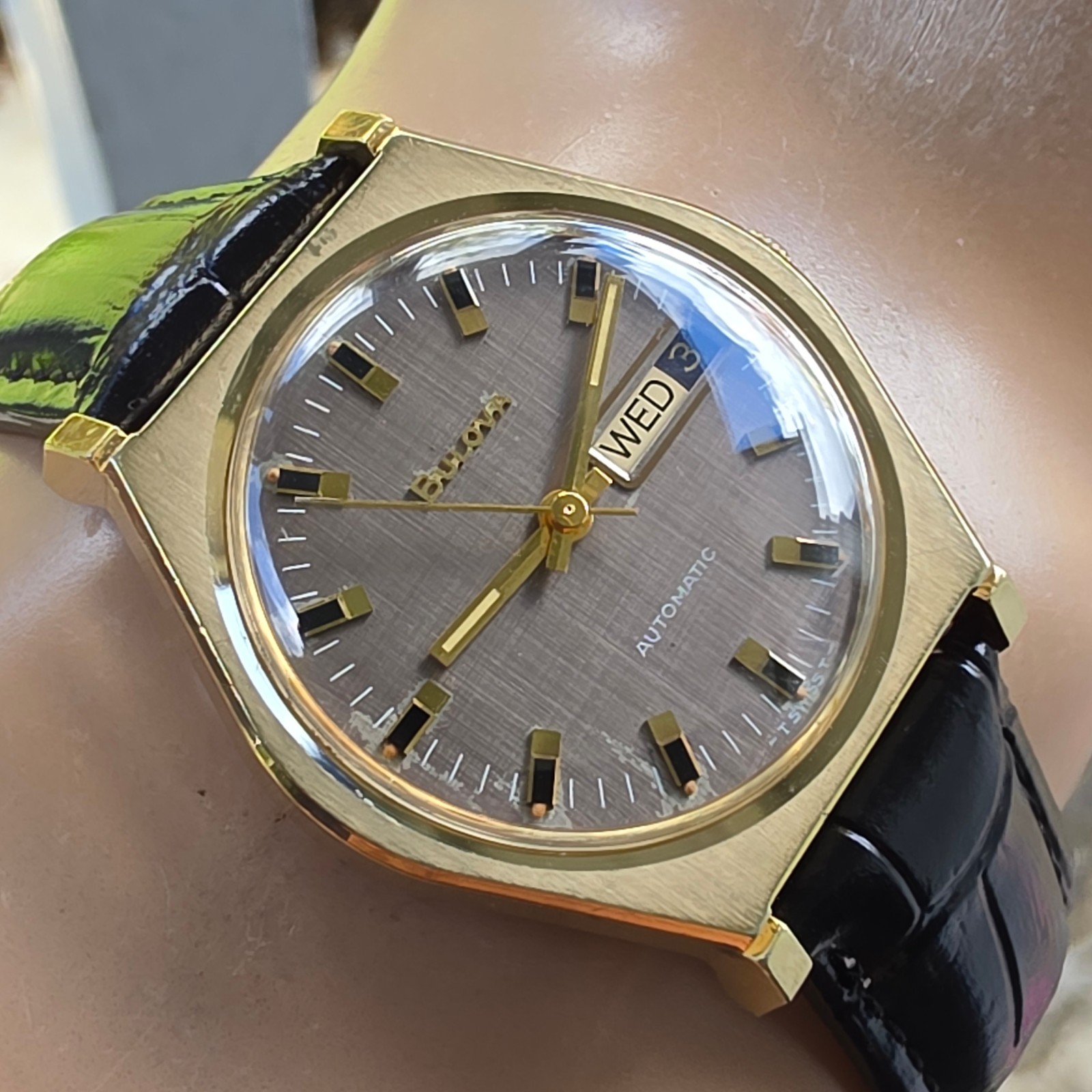Vintage BULOVA Golden Clipper «AB» men’s automatic watch Linen dial 1972